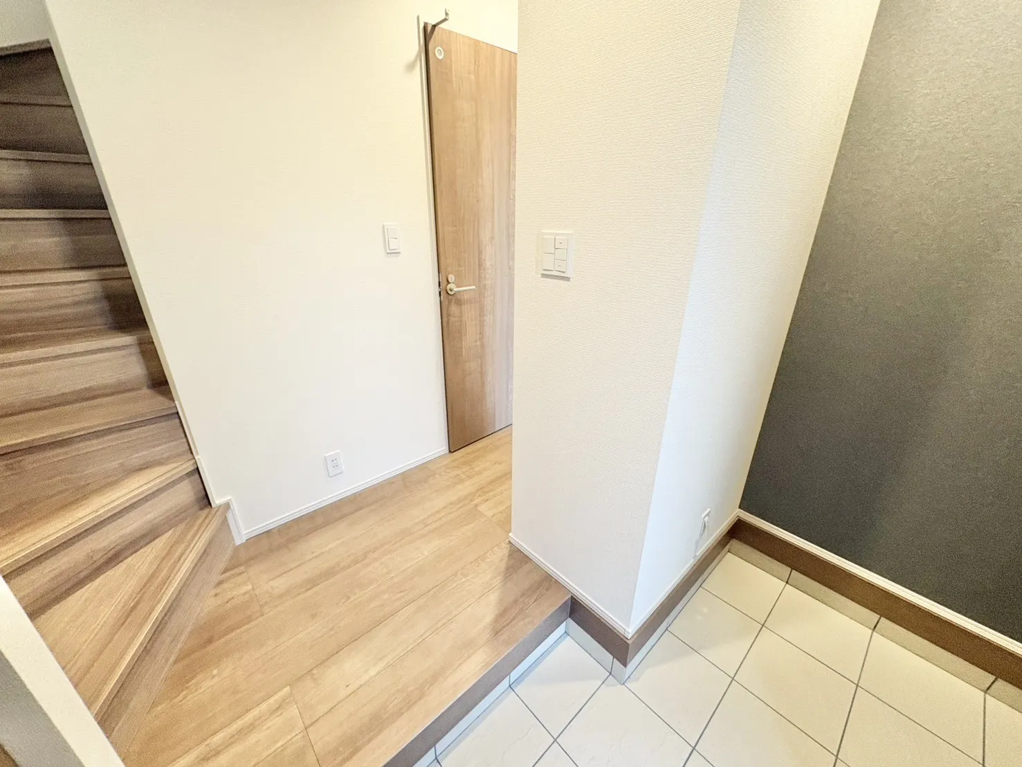 ☆1号棟　玄関☆