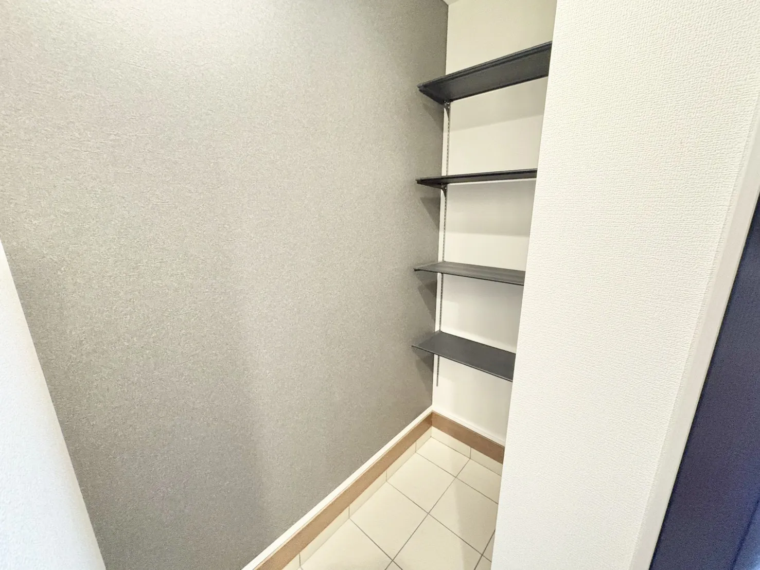 ☆1号棟　玄関土間収納☆