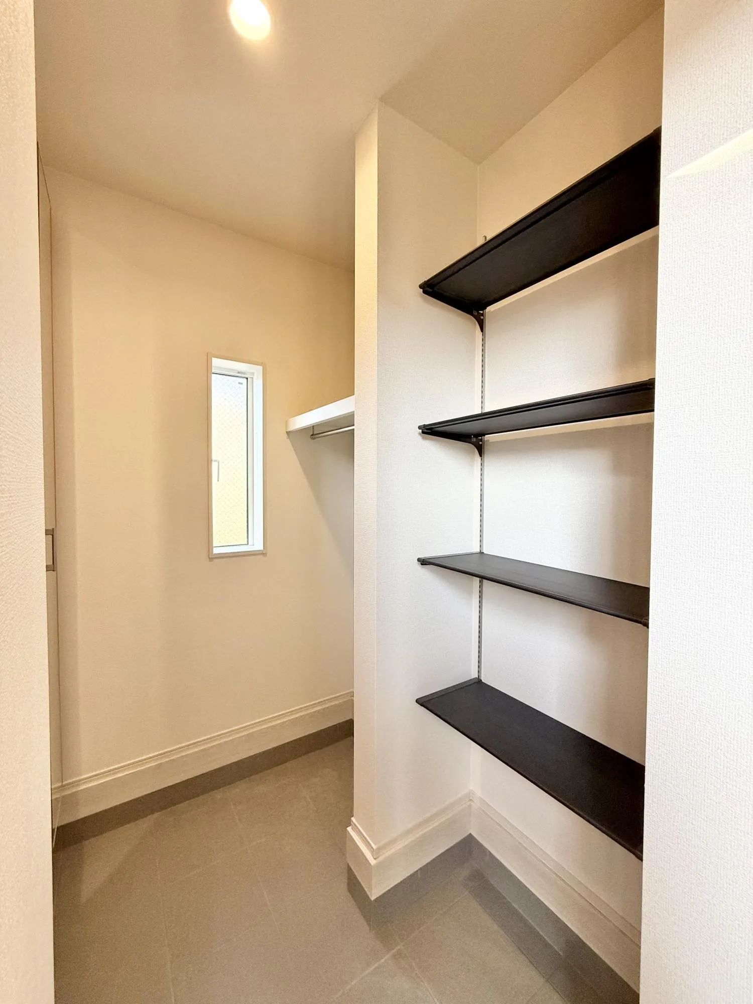 【玄関 | 1号棟】