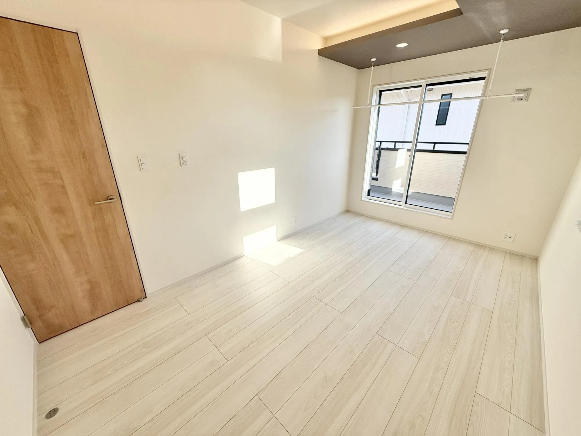 【洋室7.3帖 | 1号棟】