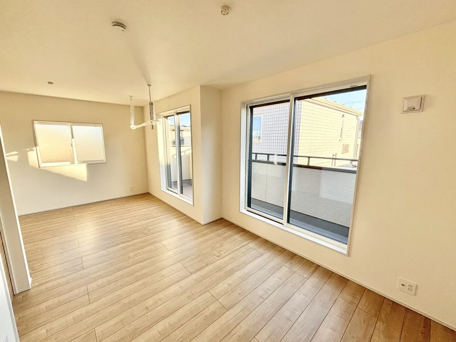 【洋室5.25帖+洋室6.0帖 | ②号棟】