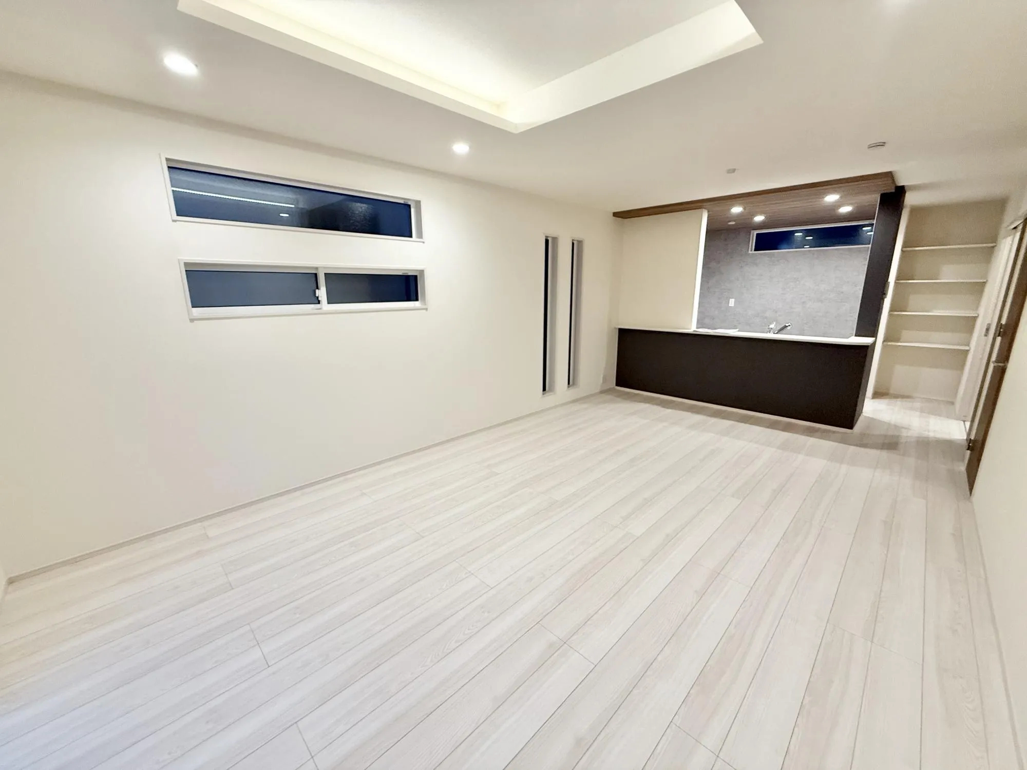 広々としたリビングは家族が笑顔と笑い声を共有するかけがえのない空間。