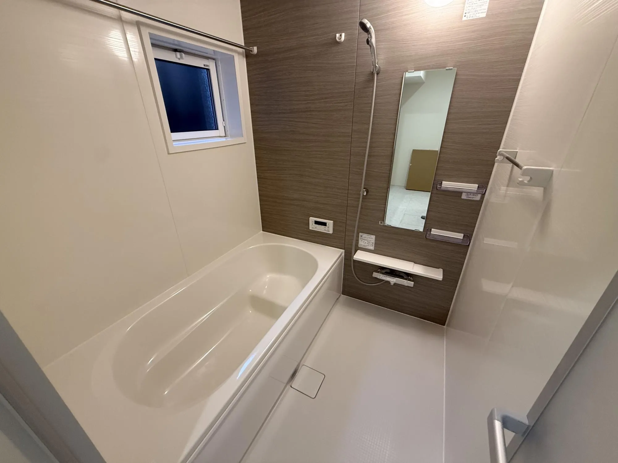 浴室換気暖房乾燥機なので雨の日のお洗濯も安心。換気・乾燥・暖房・涼風から選択できます