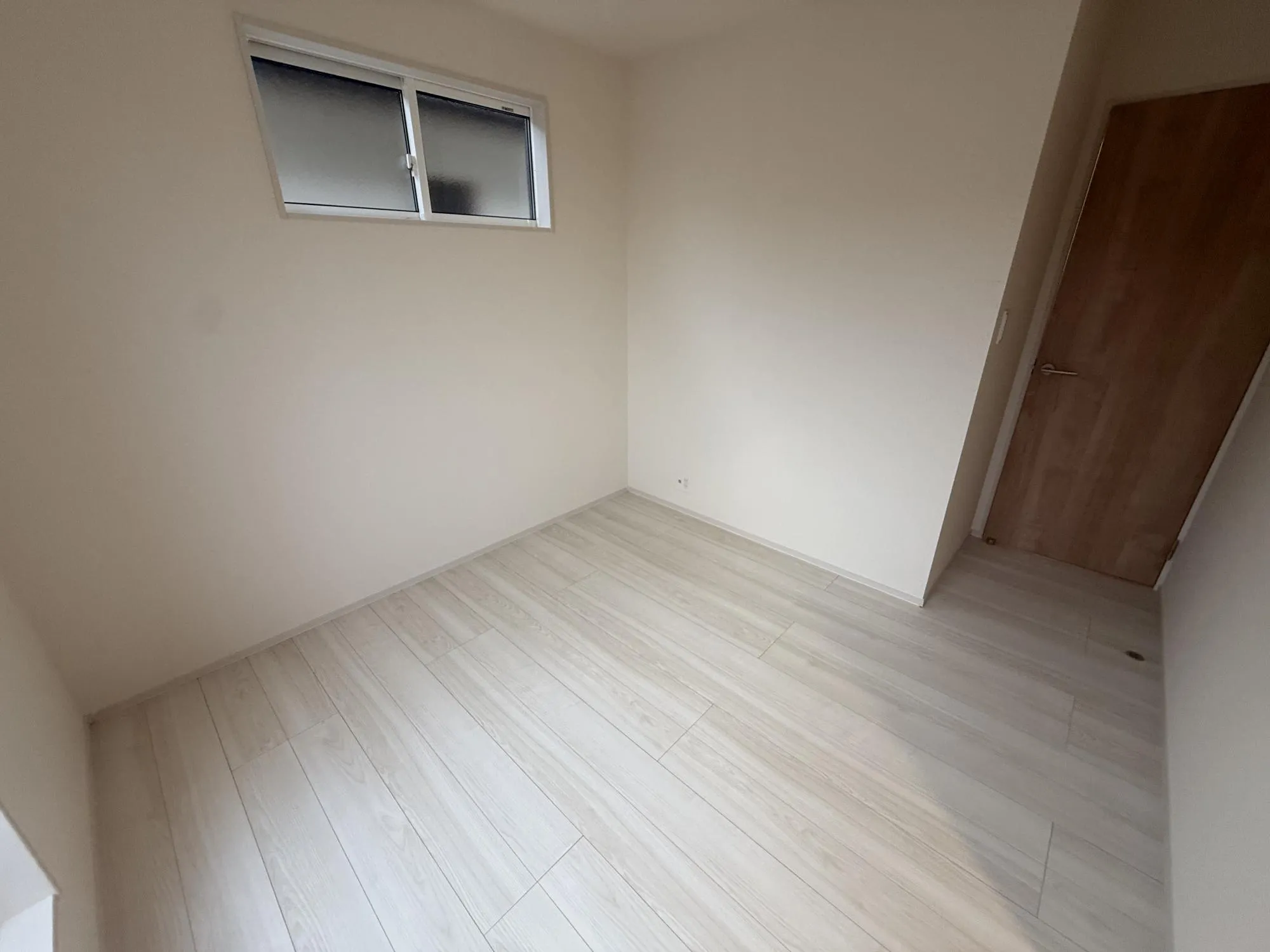 空間を最大限活用する事が出来ます。季節外の物を収納したりと多目的にご利用いただけます。