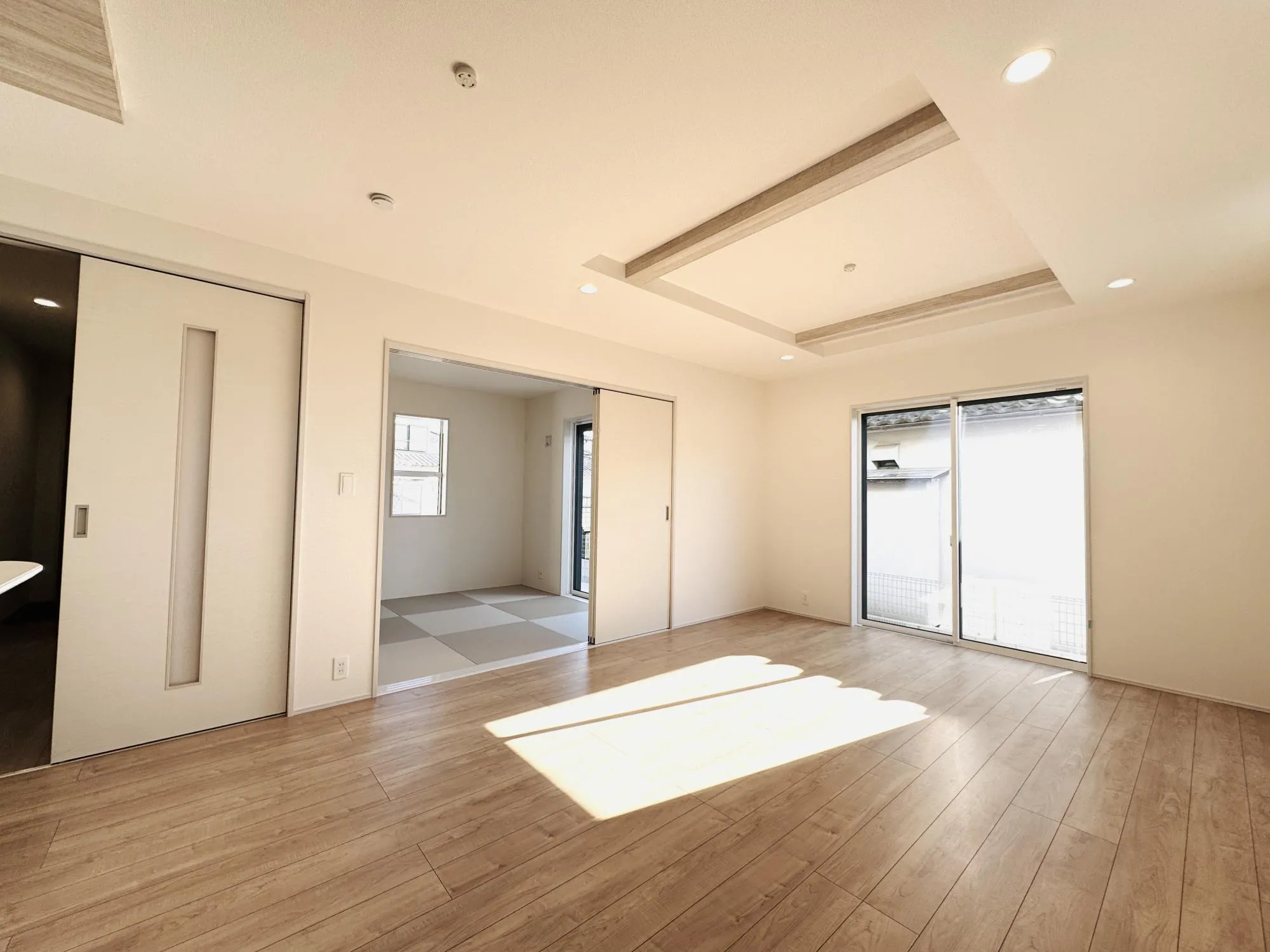 【リビング17.0帖南側】