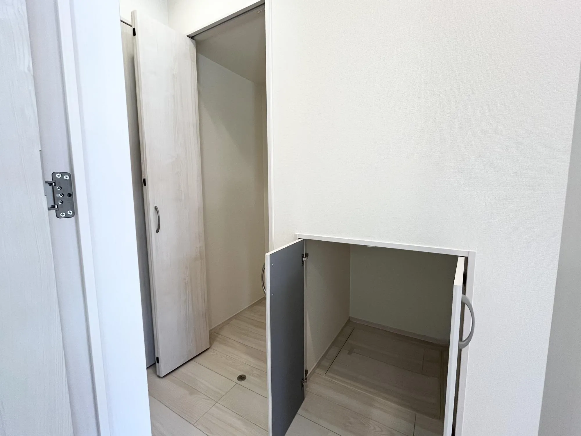 1階廊下収納　2号棟