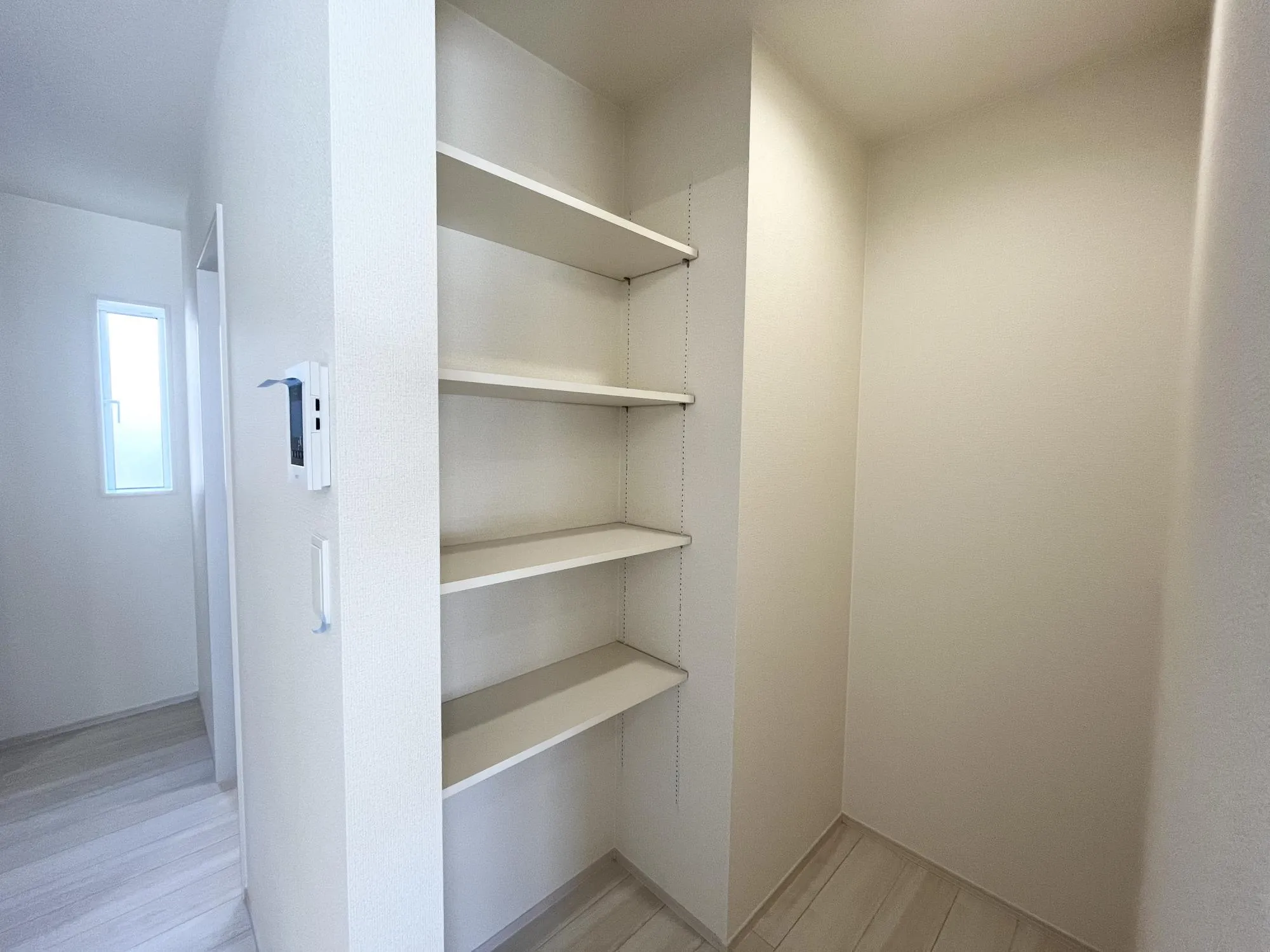 パントリー可動棚4段　2号棟