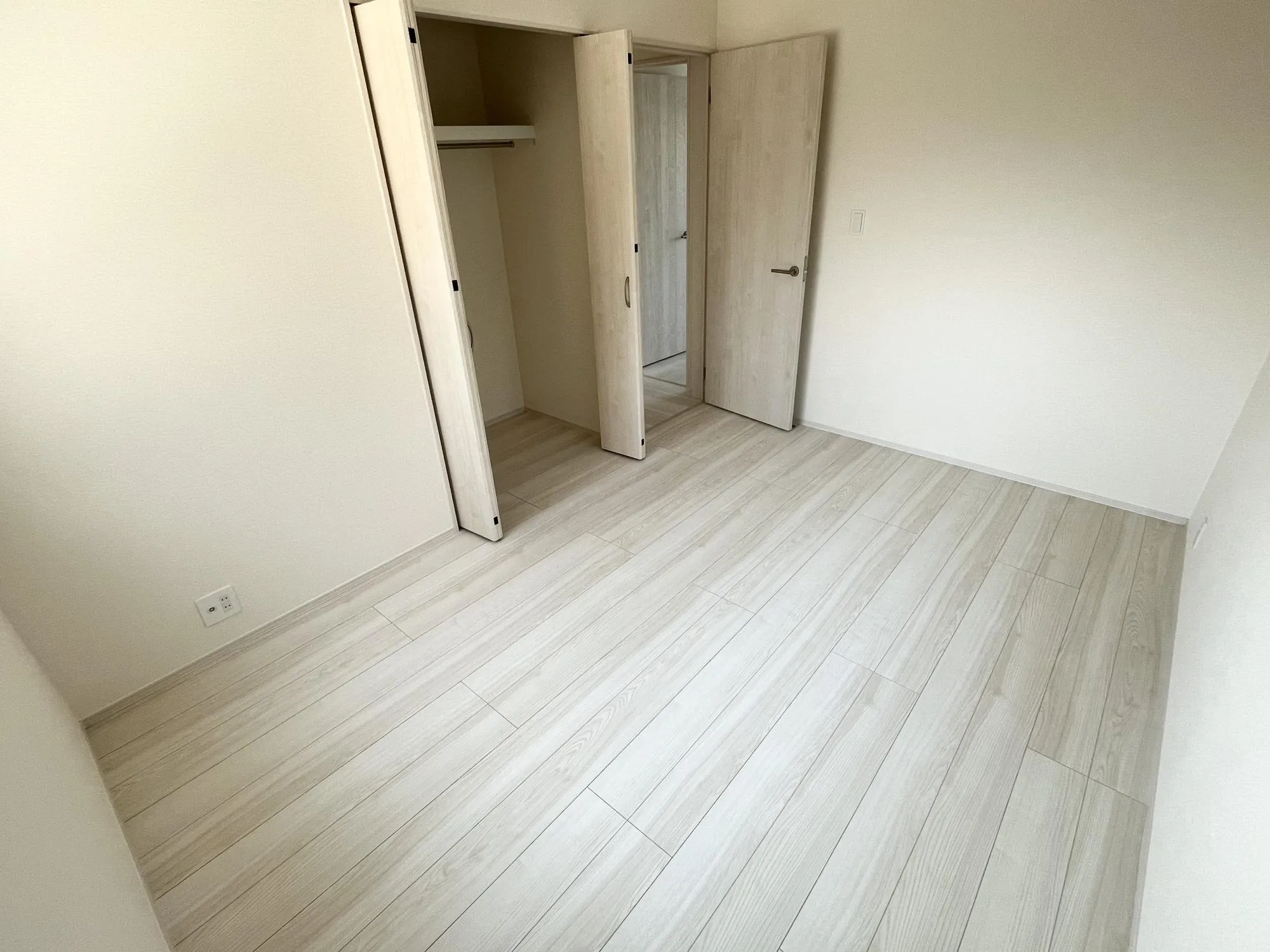 洋室6畳　2号棟