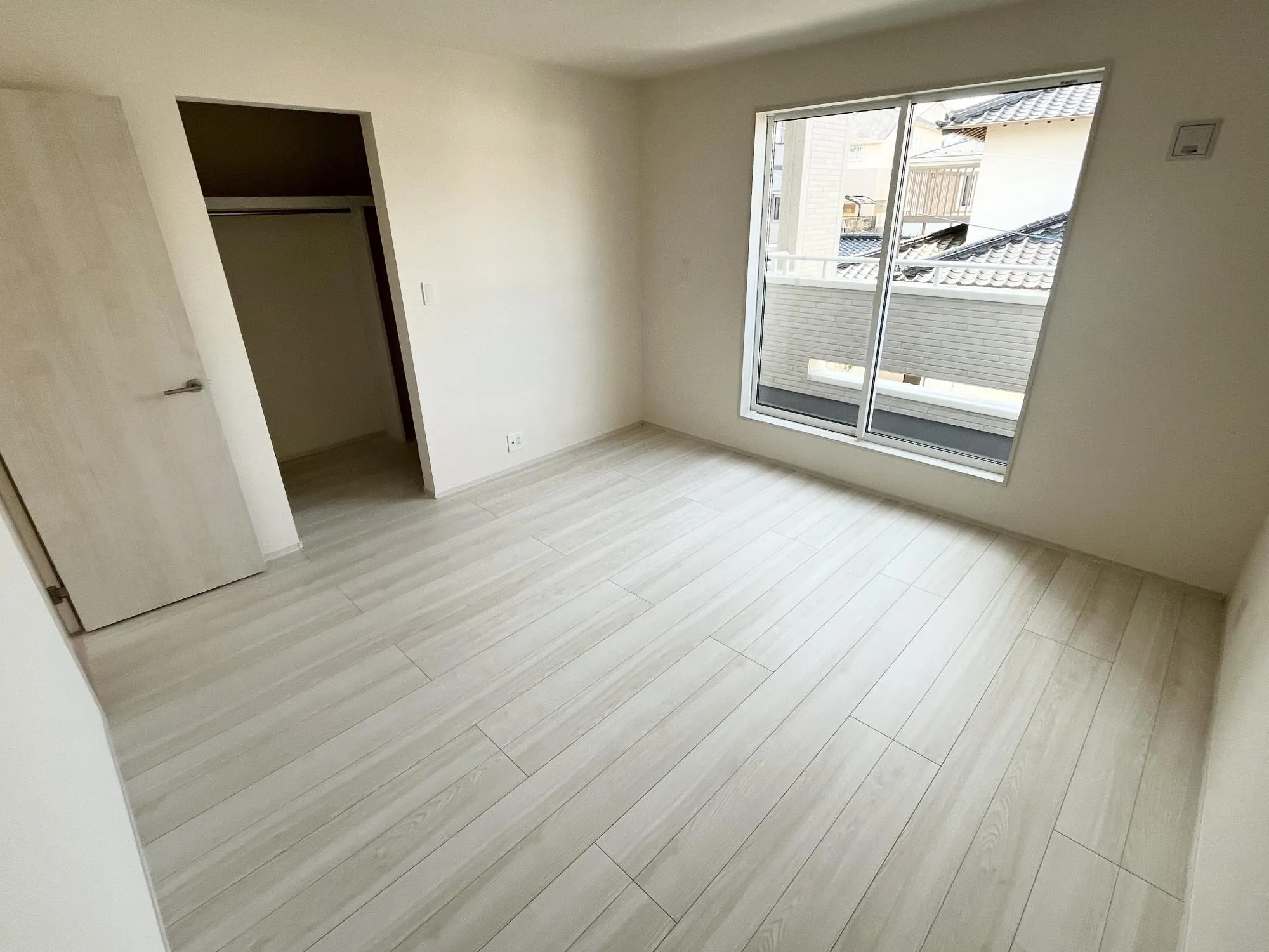 洋室8畳　2号棟