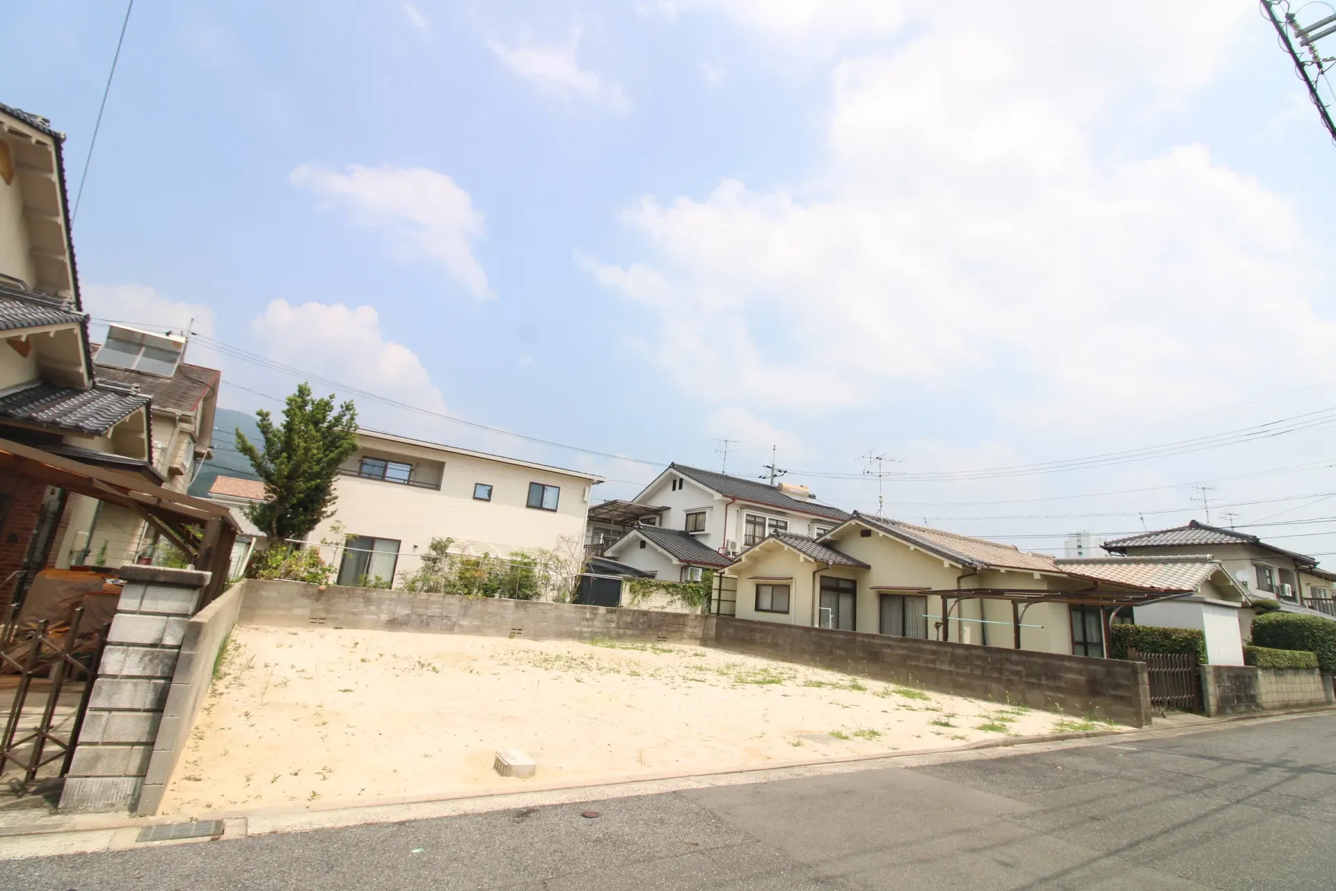 前面道路から見た宅地