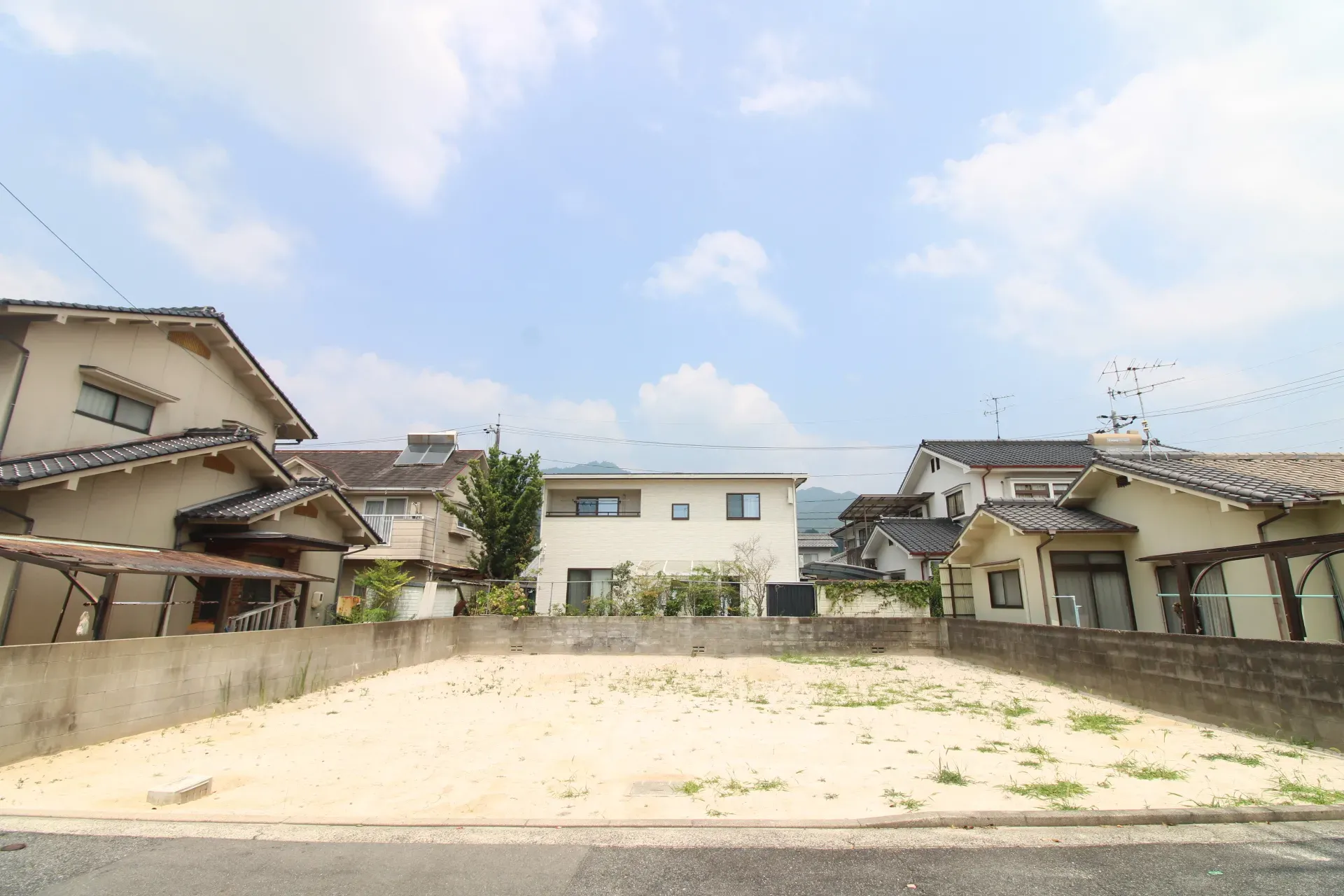 前面道路から見た宅地