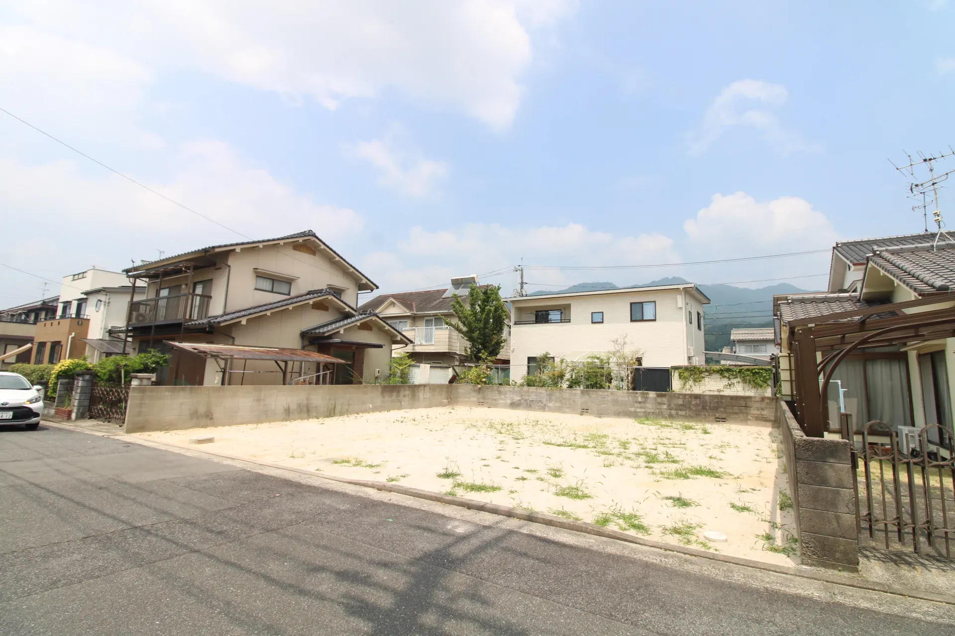 前面道路から見た宅地