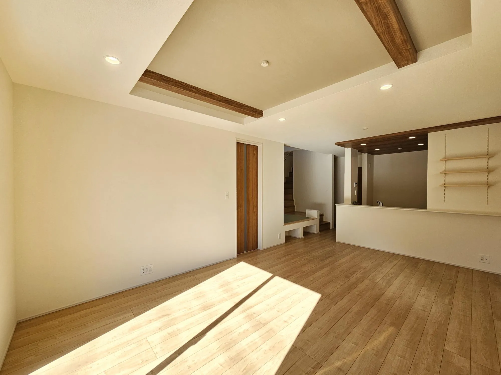 6号棟　LDK(20.12帖)