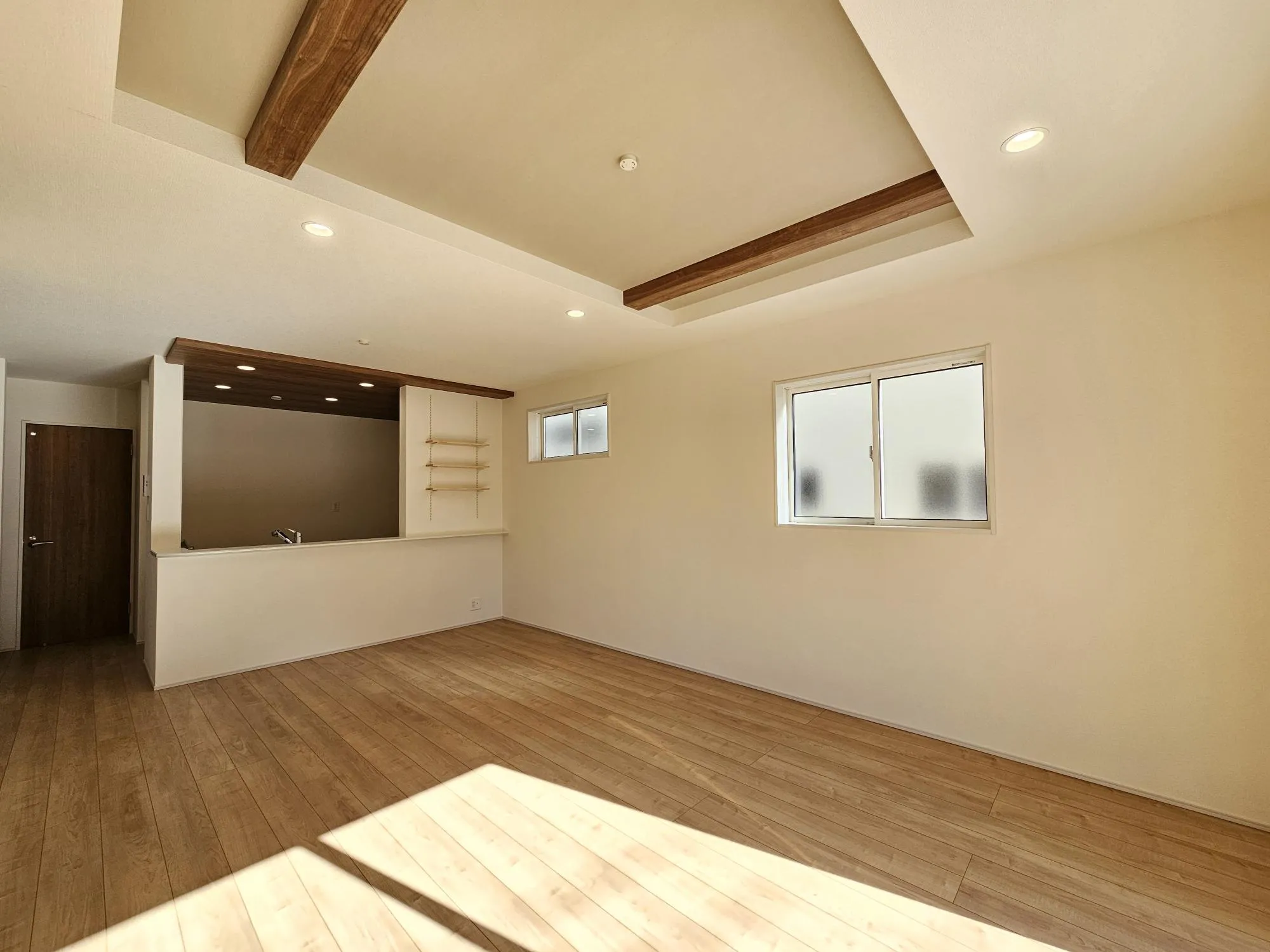 6号棟　LDK(20.12帖)