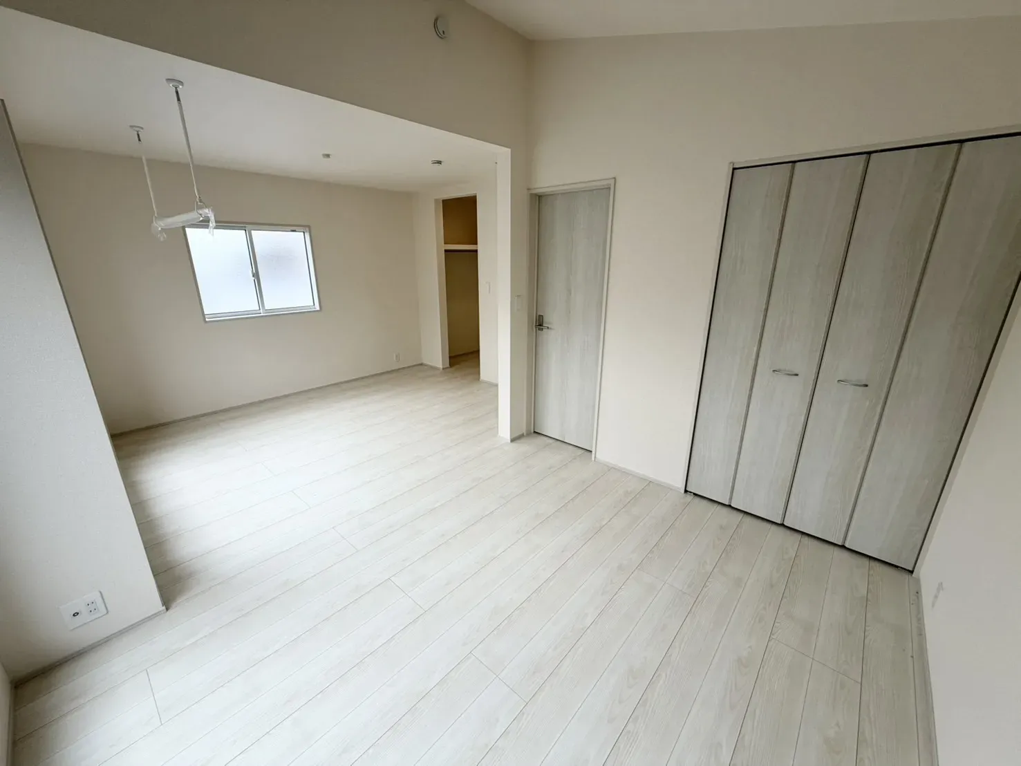 【12号棟】将来のライフスタイルに合わせて2部屋にできる可変型洋室