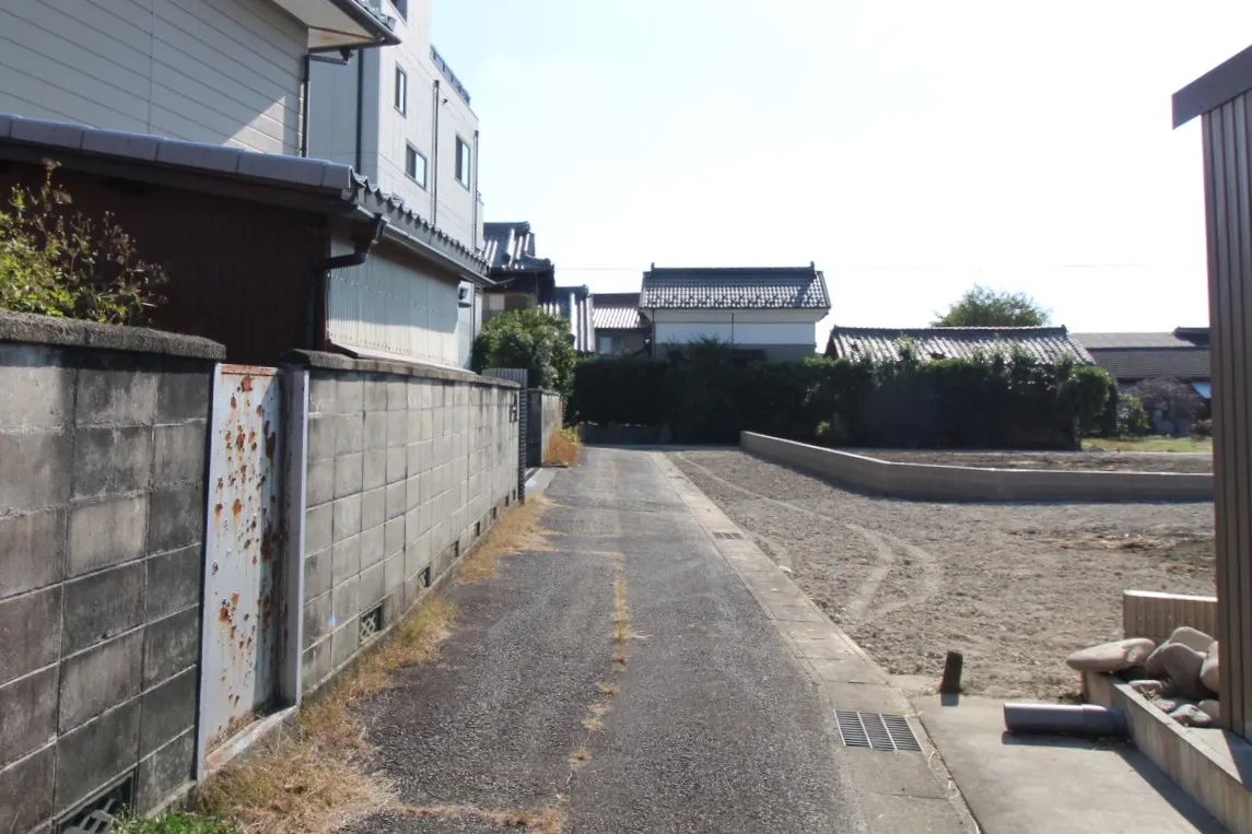 11月14日撮影　前面道路