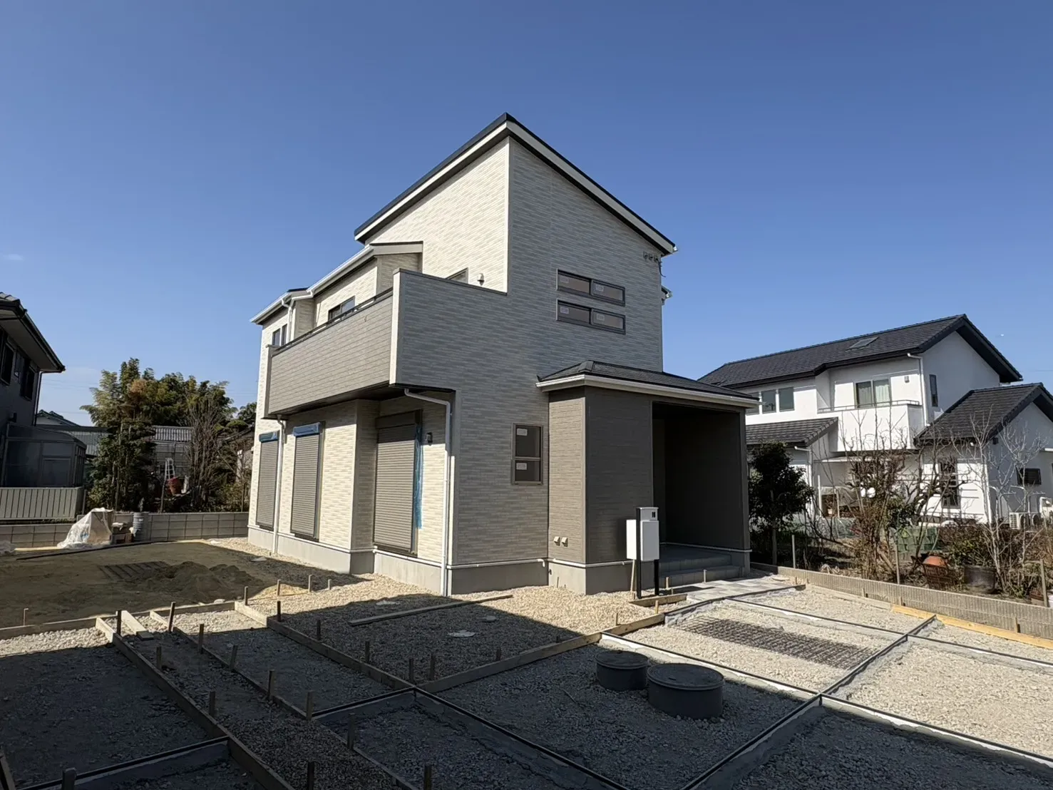 2月22日　南東から撮影(1号棟)