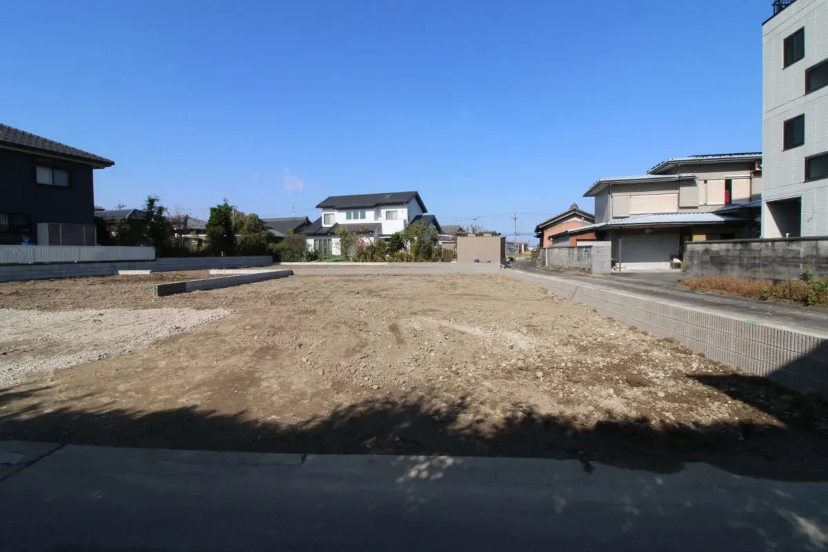 11月14日撮影　更地(2号棟出入口)