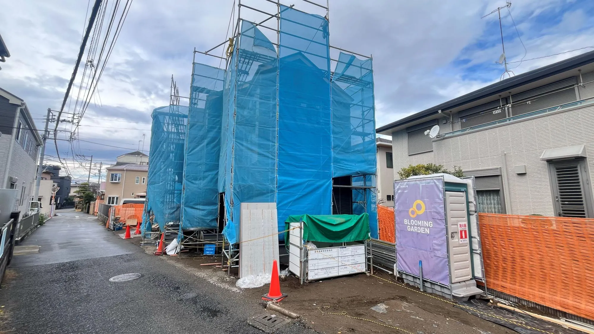 当社売主!
建物上棟しました。