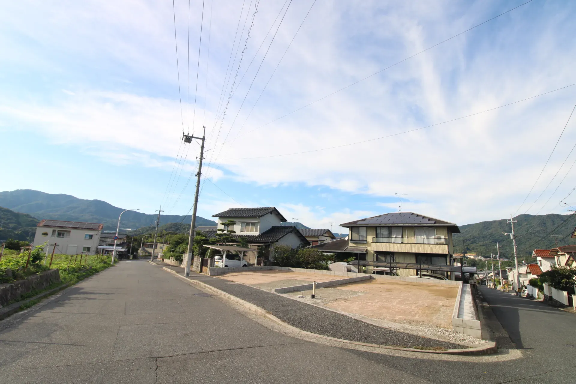 前面道路から見た宅地