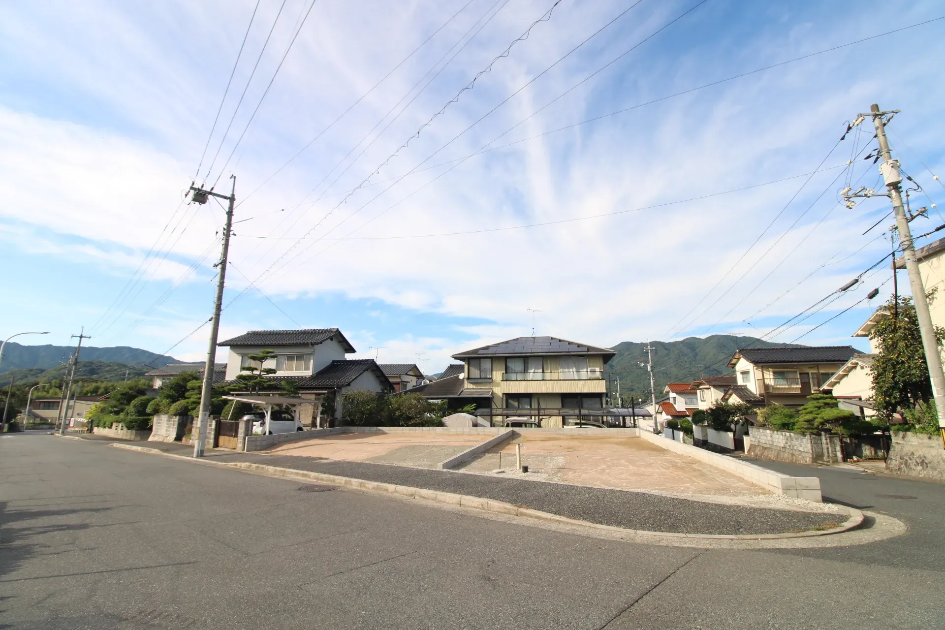 前面道路から見た宅地