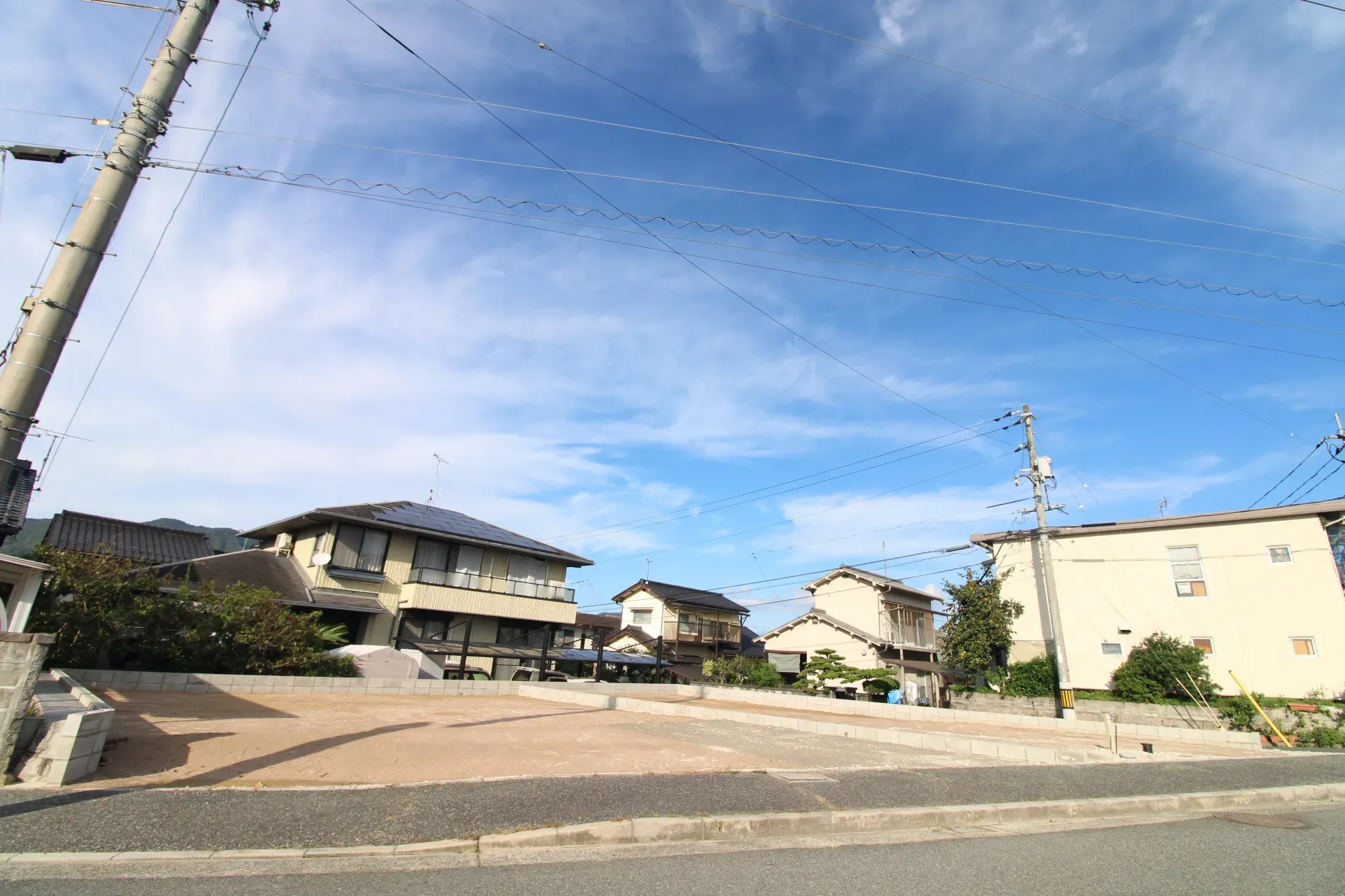 前面道路から見た宅地