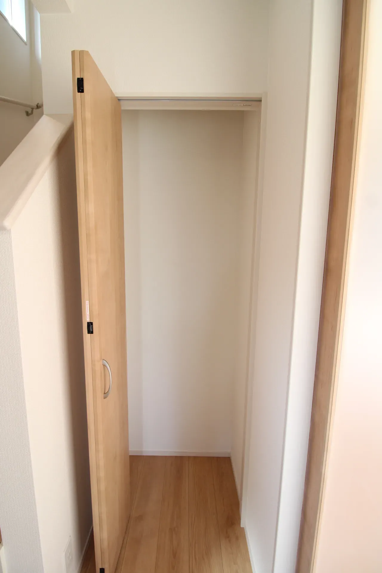 1階廊下収納