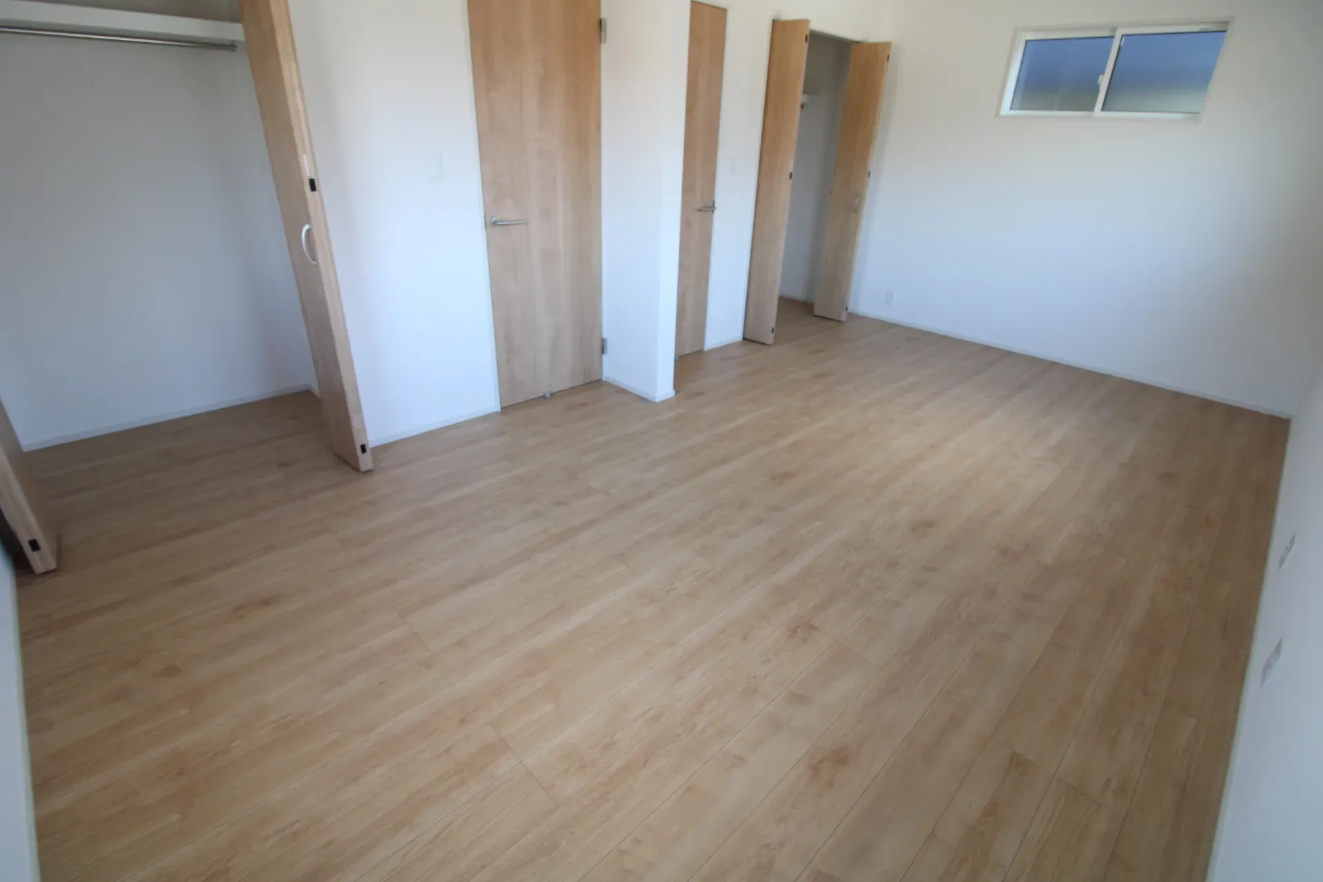 洋室(5.25帖+5.25帖)