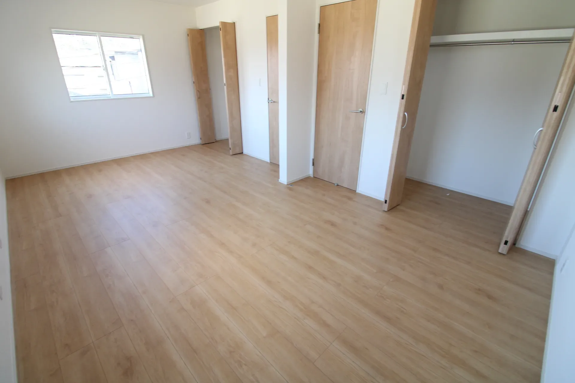 洋室(5.25帖+5.25帖)