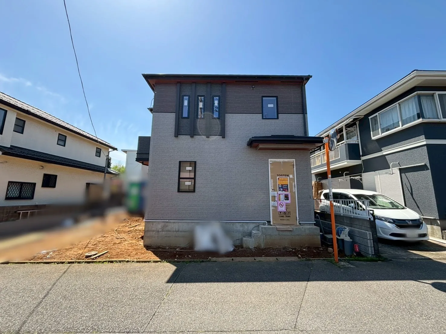 前面道路含む外観写真