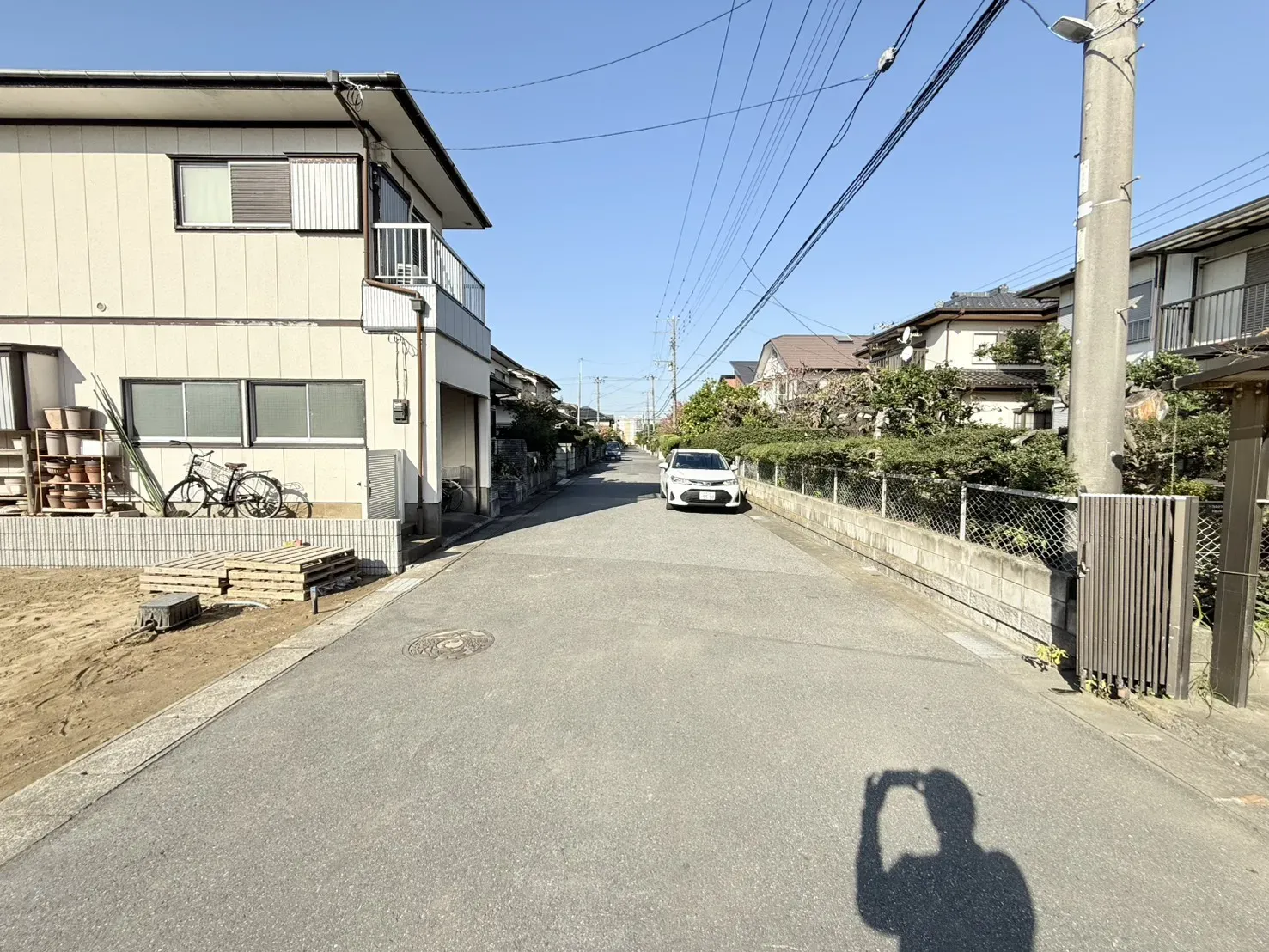 【2025/11/27　販売現地・前面道路】