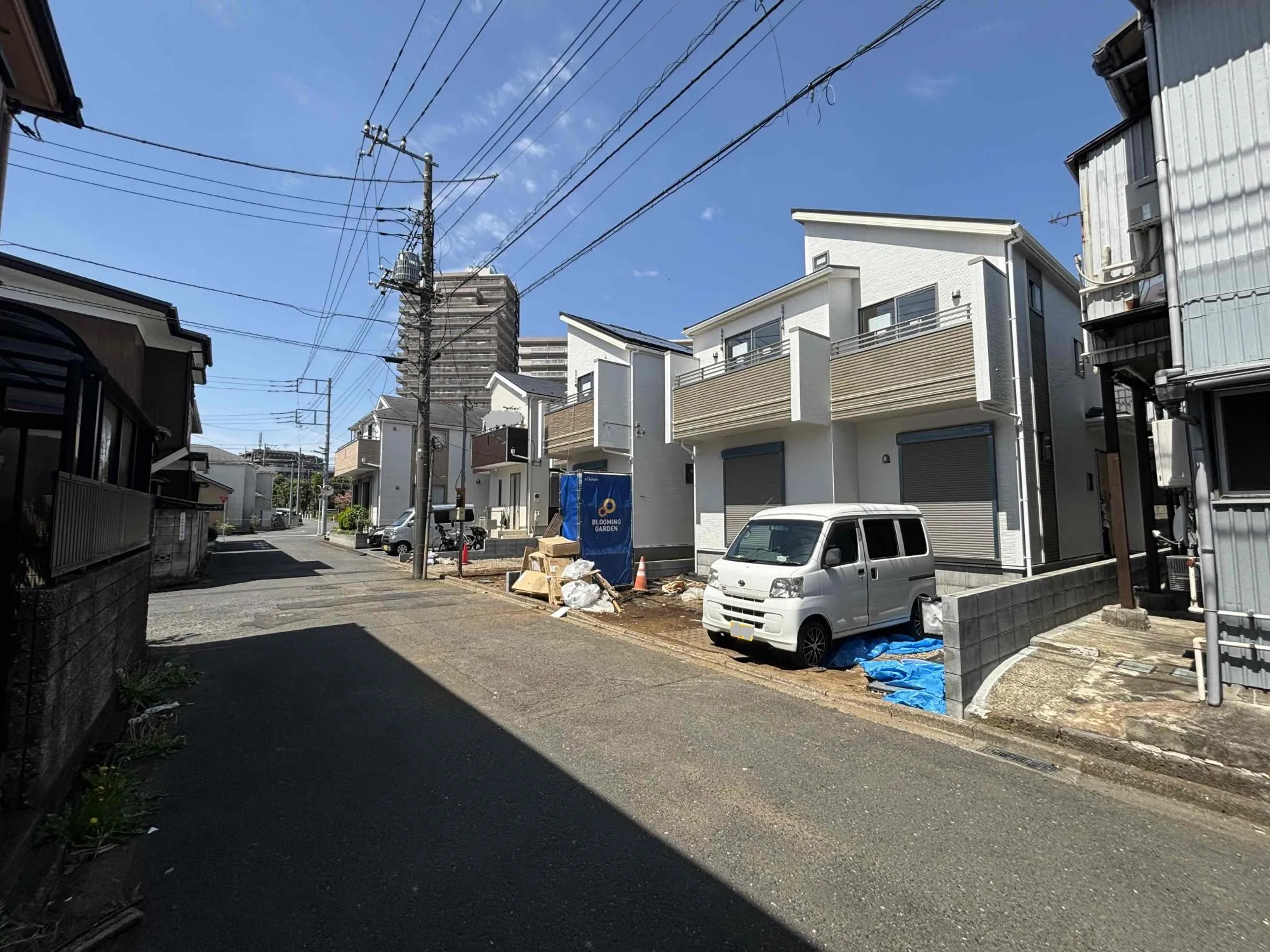 前面道路と外観写真①(2026年4月19日撮影)