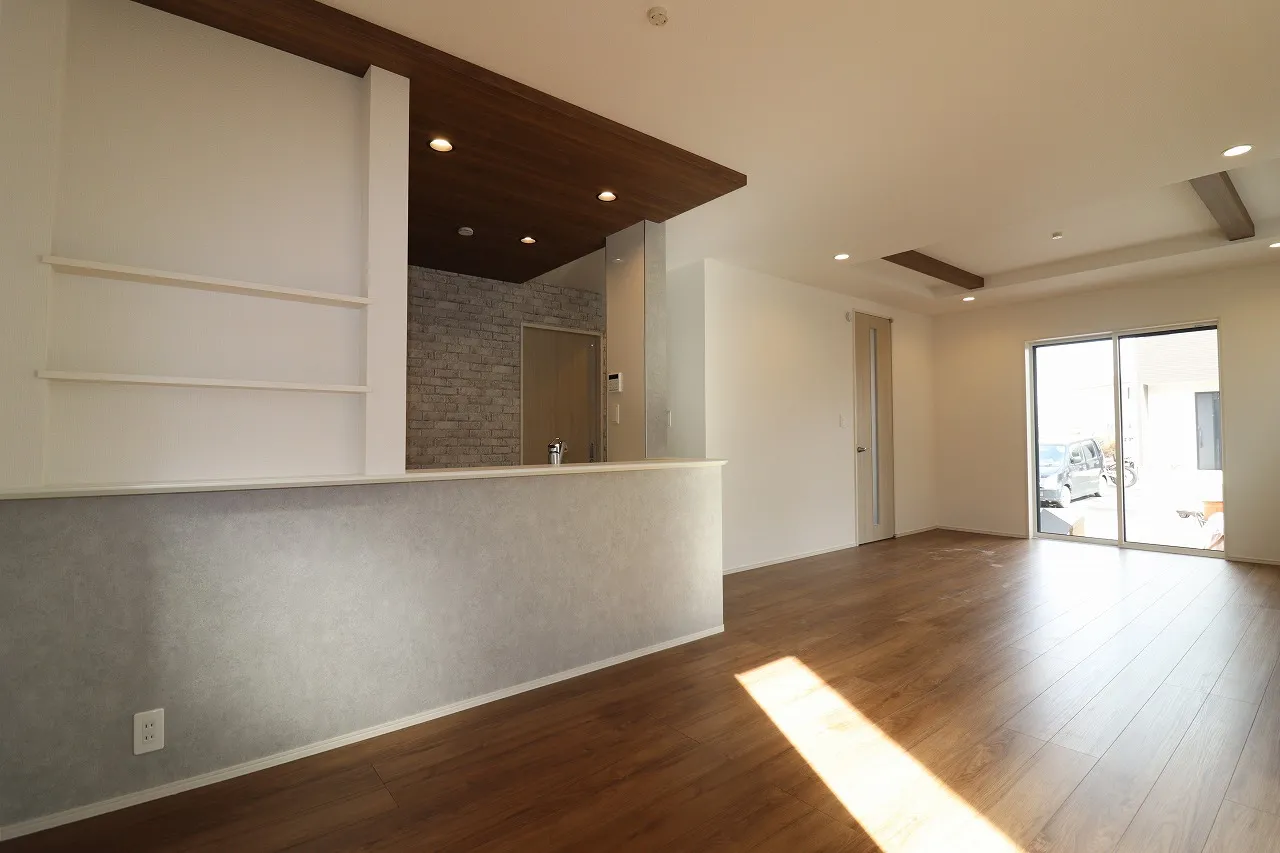 ①号棟　LDK(19.75帖)