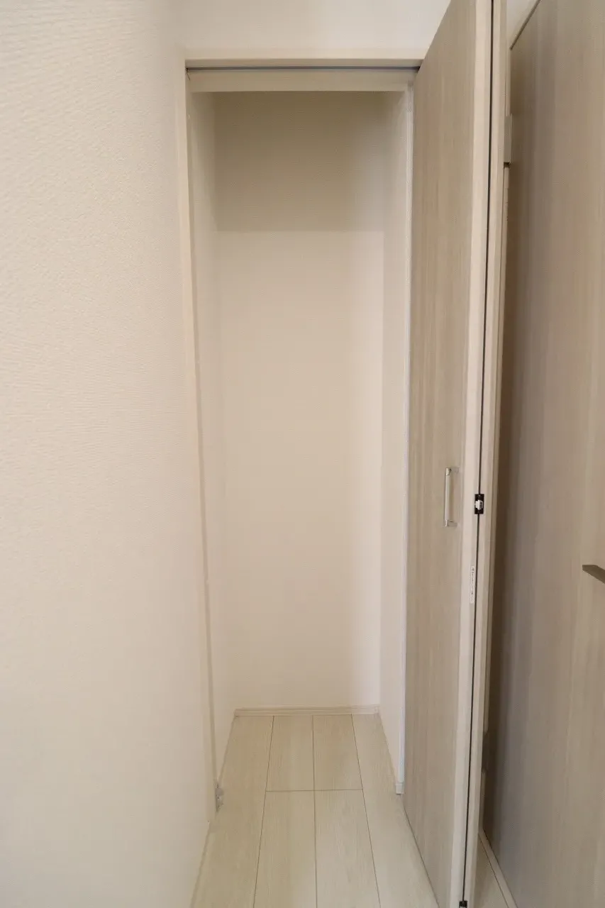 ②号棟　1階廊下収納