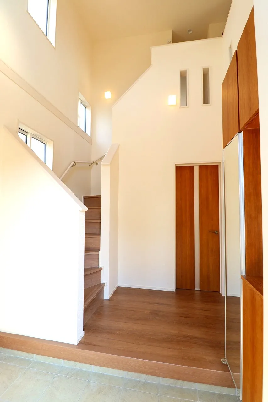 【玄関吹き抜け】