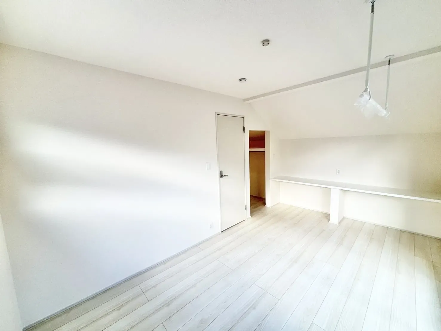 【洋室7.5帖 | 1号棟】 