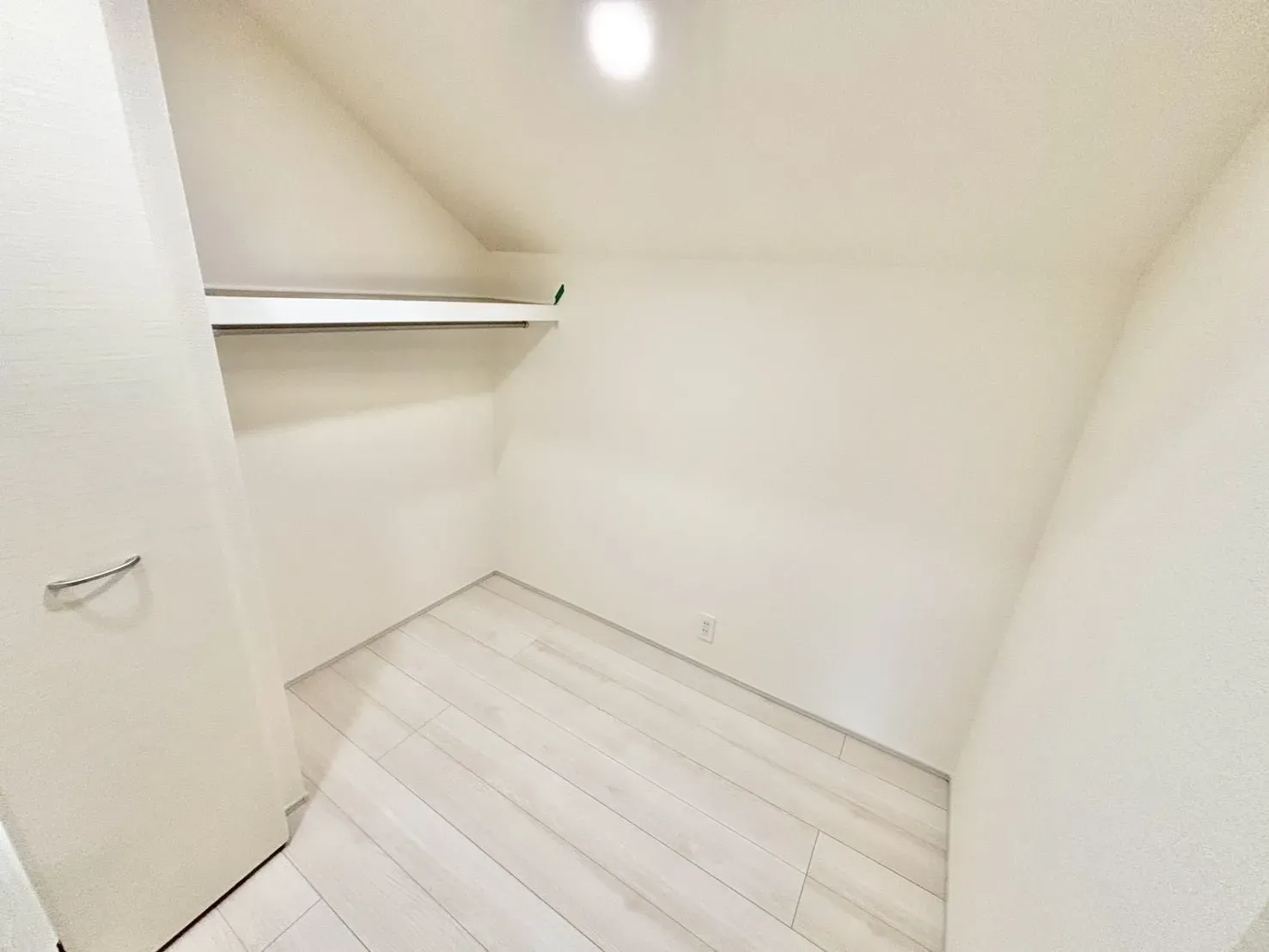 【納戸 | 1号棟】 