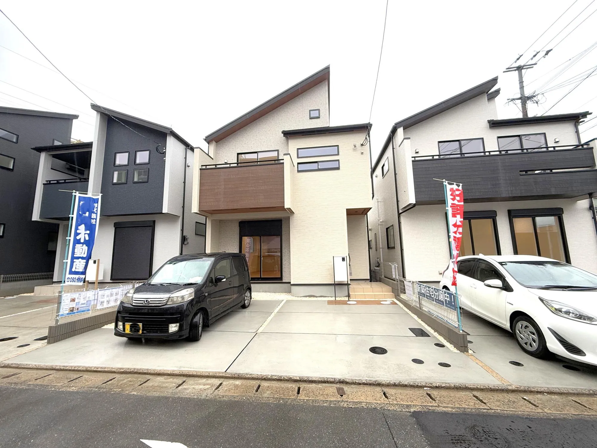 外観　左:②号棟　中央:③号棟　右:④号棟