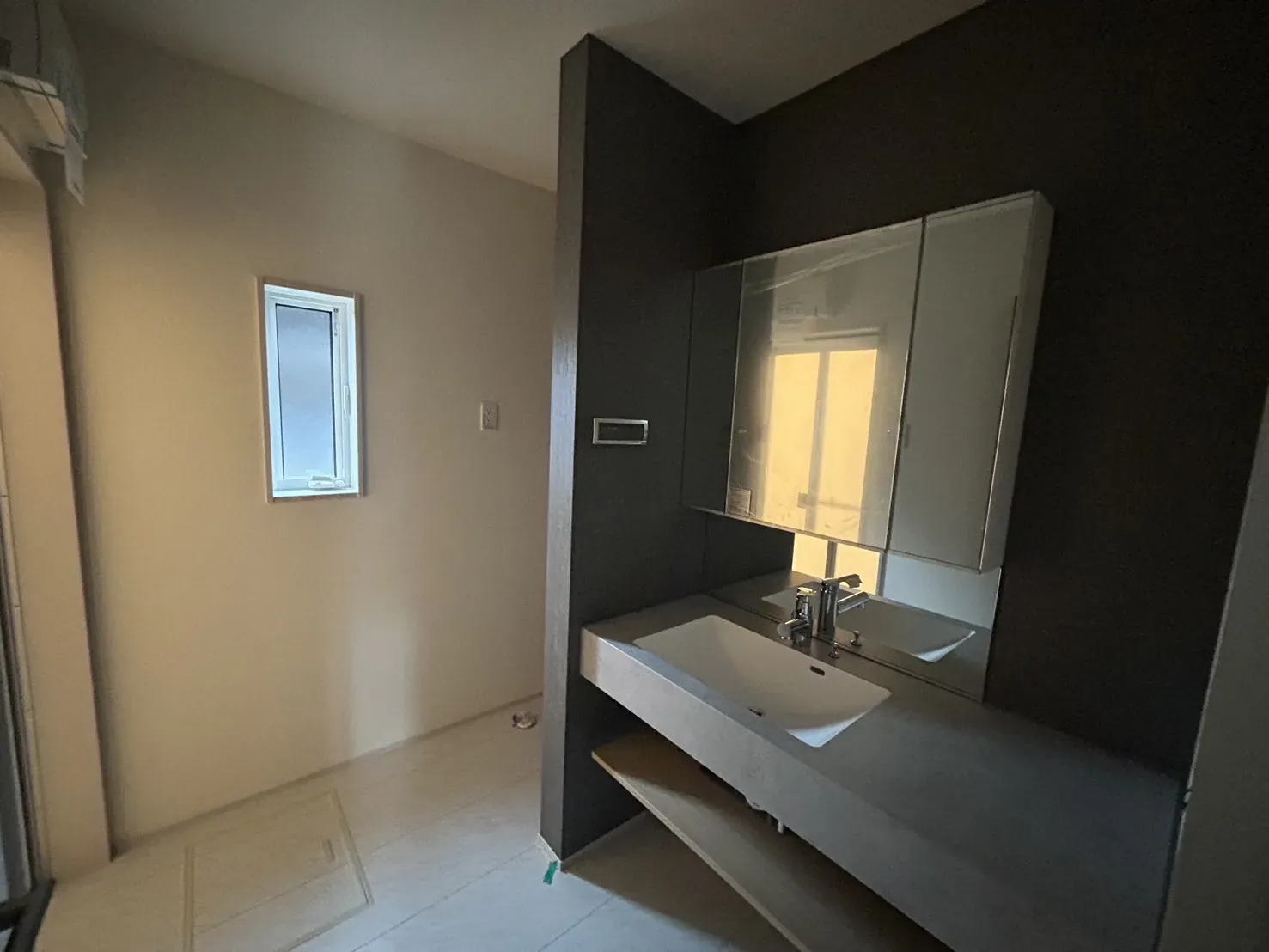 【洗面所】2026.3.2撮影
デザイン性・利便性共に優れたワイド洗面台!