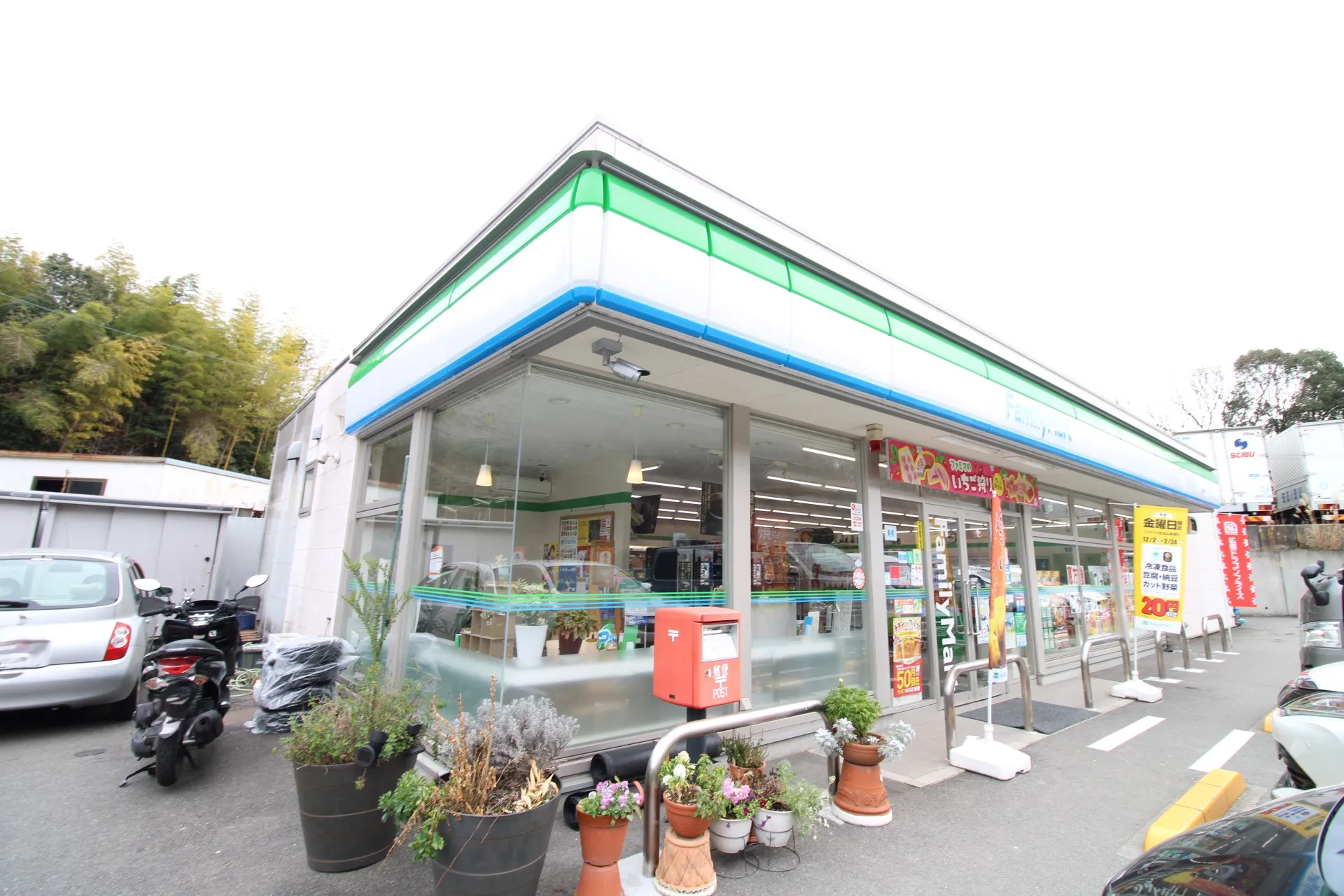 ファミリーマート地御前店