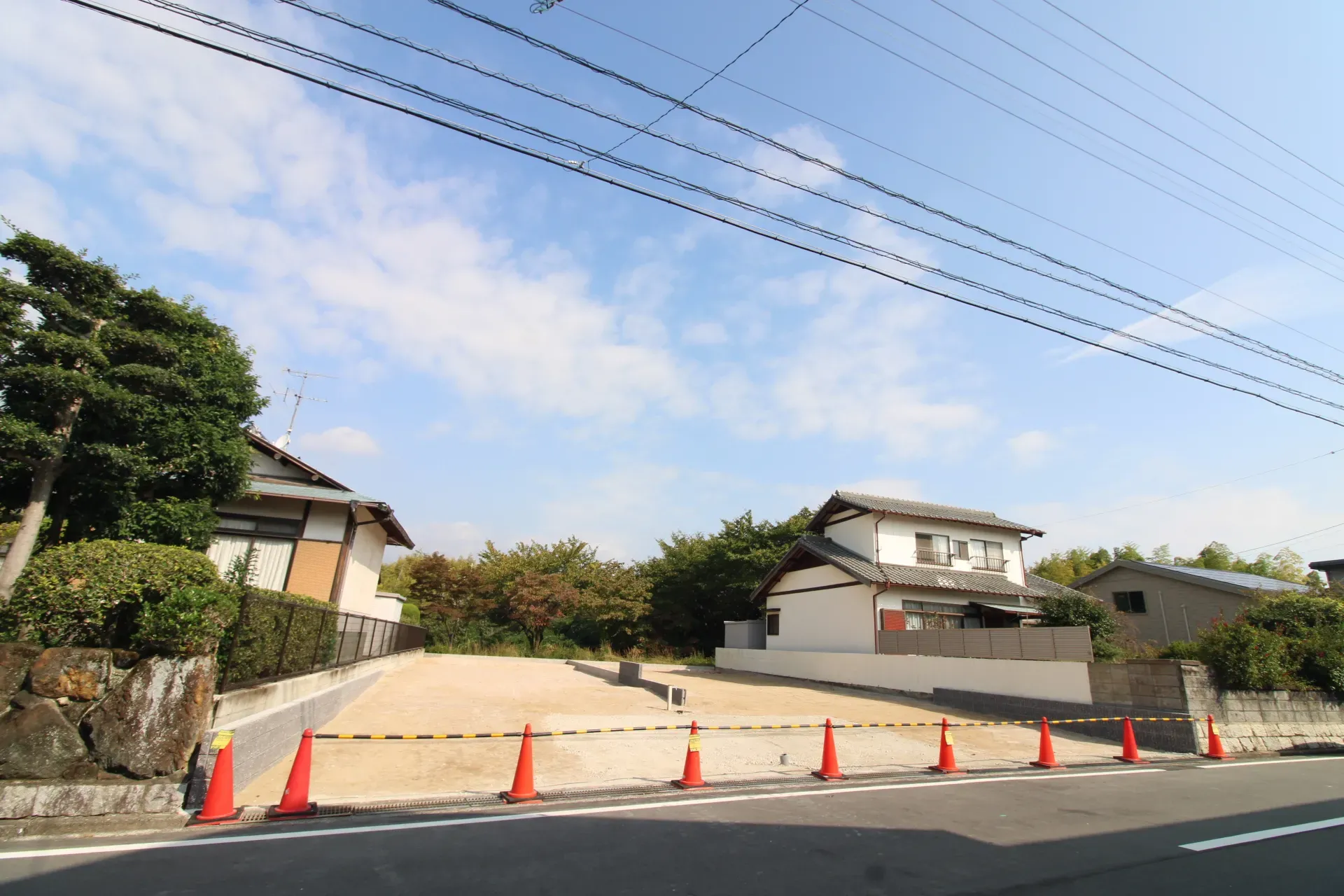 前面道路から見た宅地