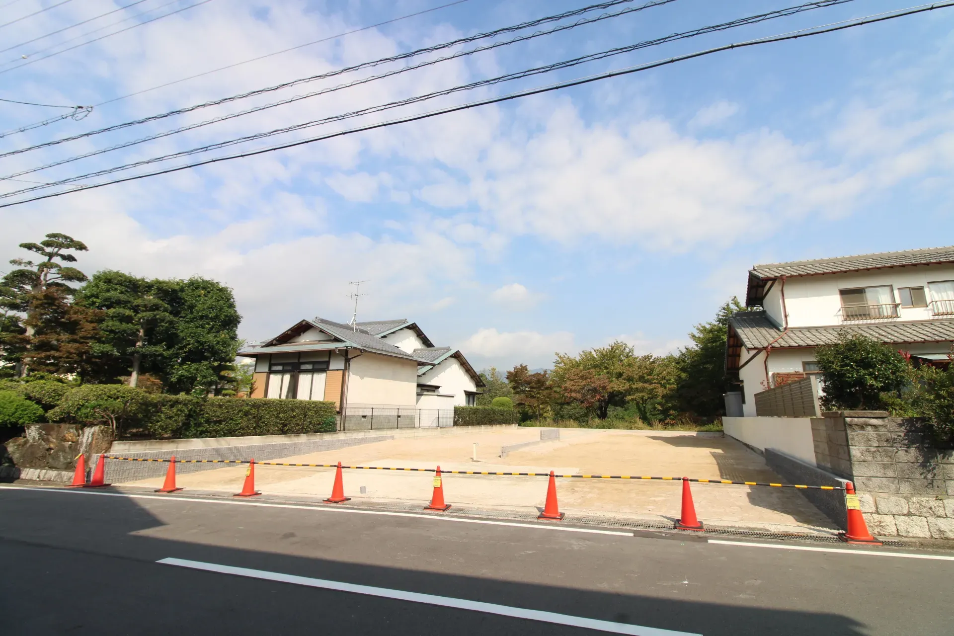 前面道路から見た宅地