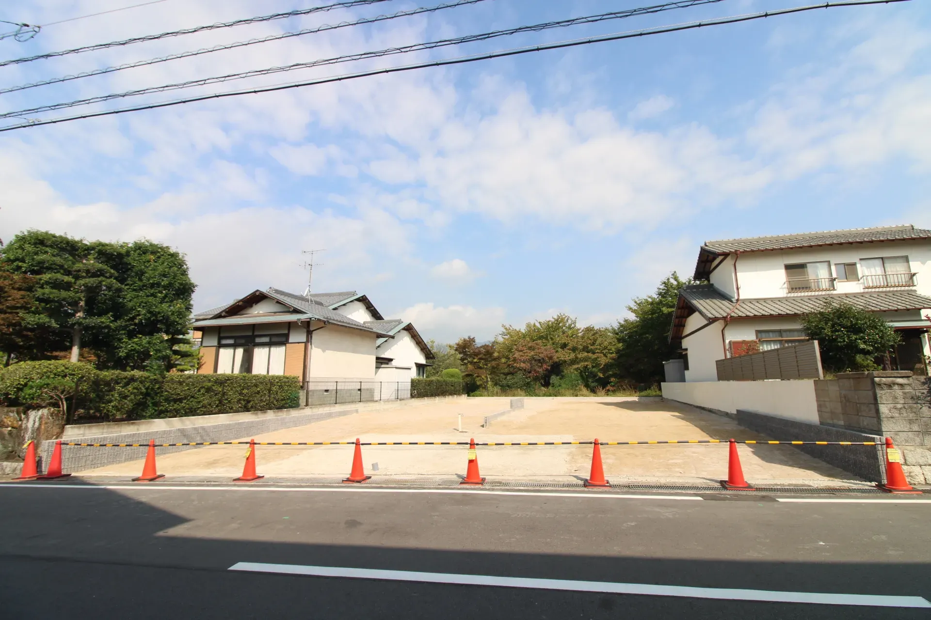 前面道路から見た宅地