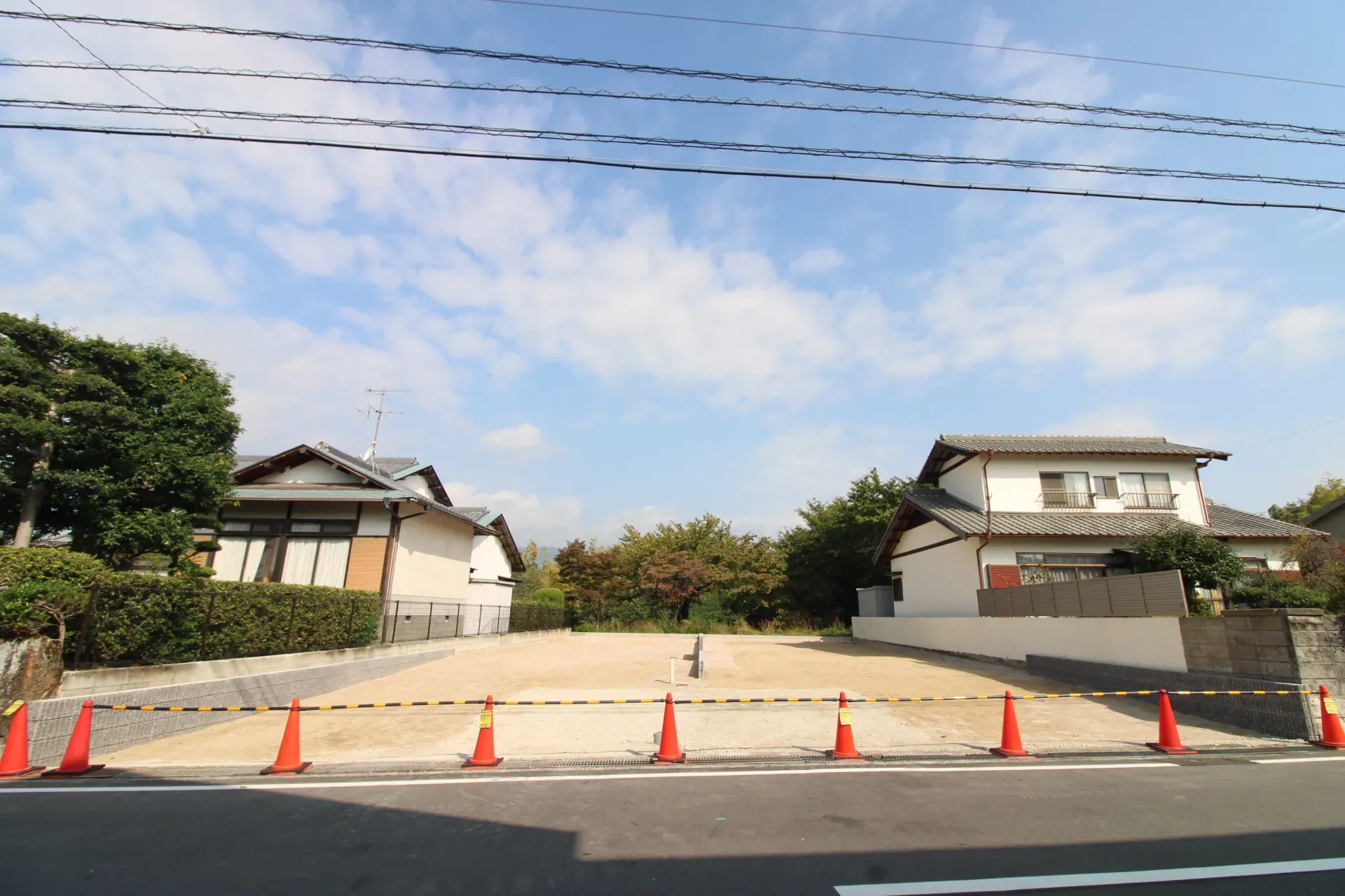 前面道路から見た宅地