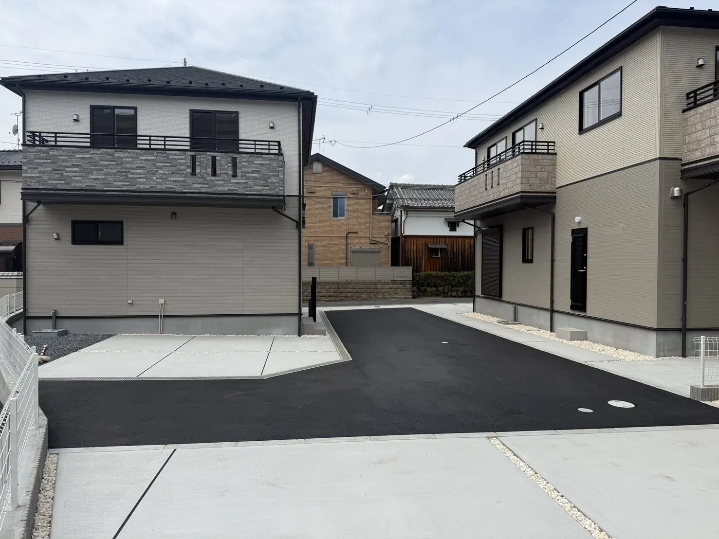 【右①号棟外観】2026.4.17撮影