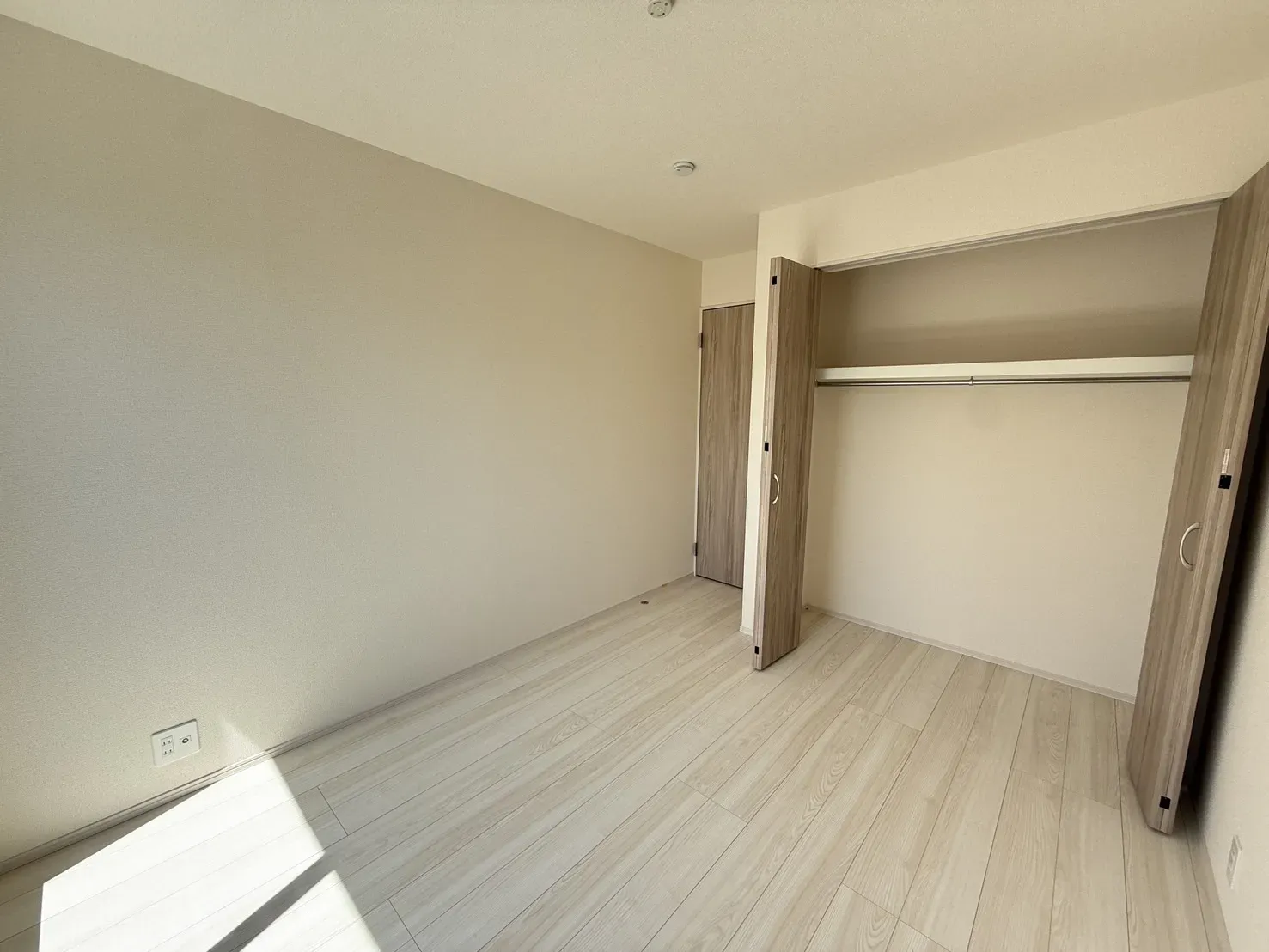 【①号棟5.0帖洋室】
