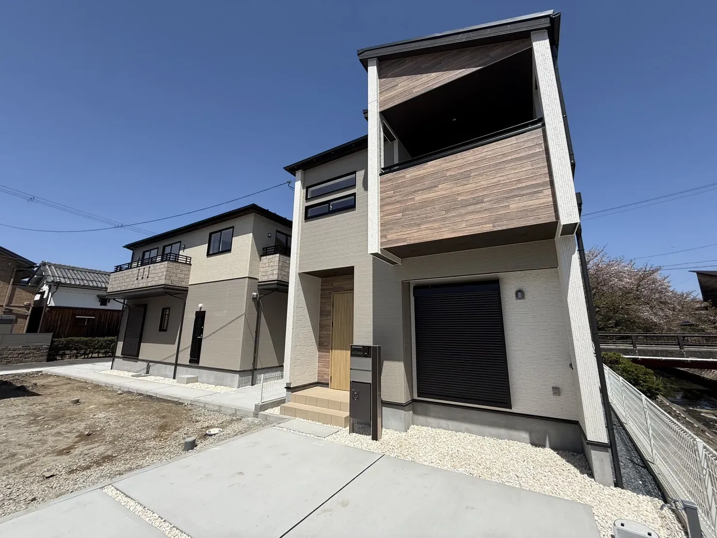 【②号棟外観】2026.4.11撮影