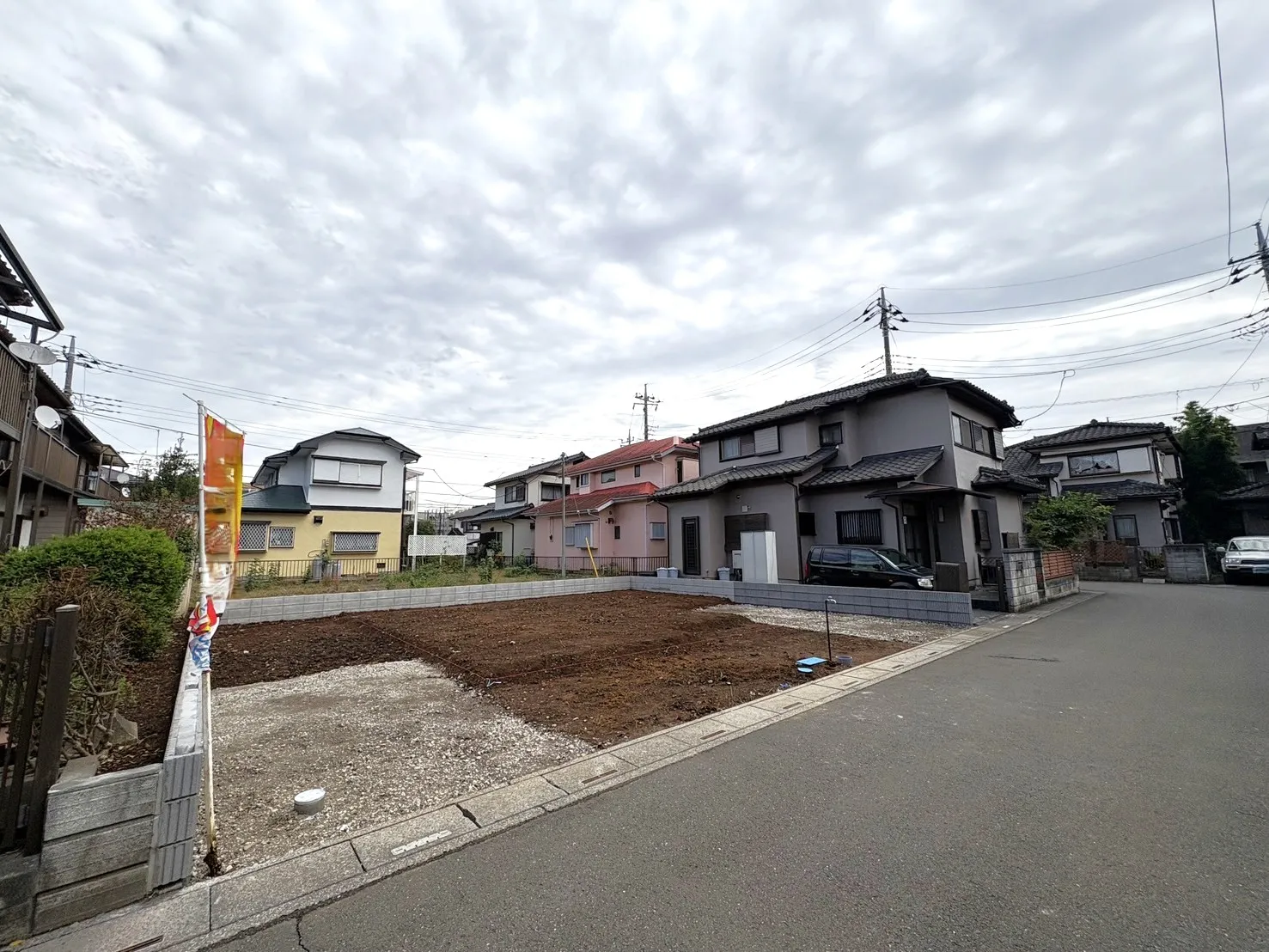 【販売現地】南東角地の為、陽当たり良好♪