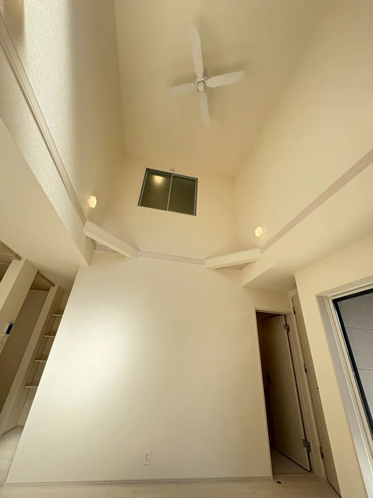 天井にはシーリングファンを標準仕様で設置しております!