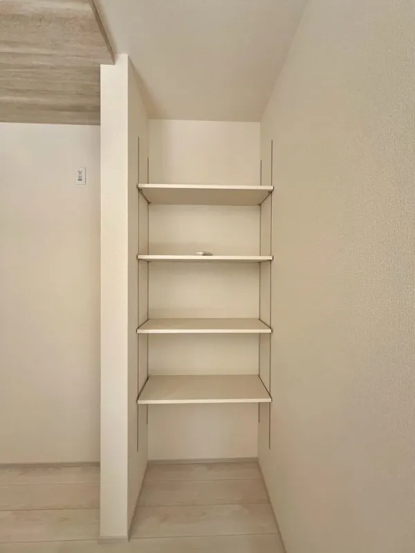 キッチン横収納